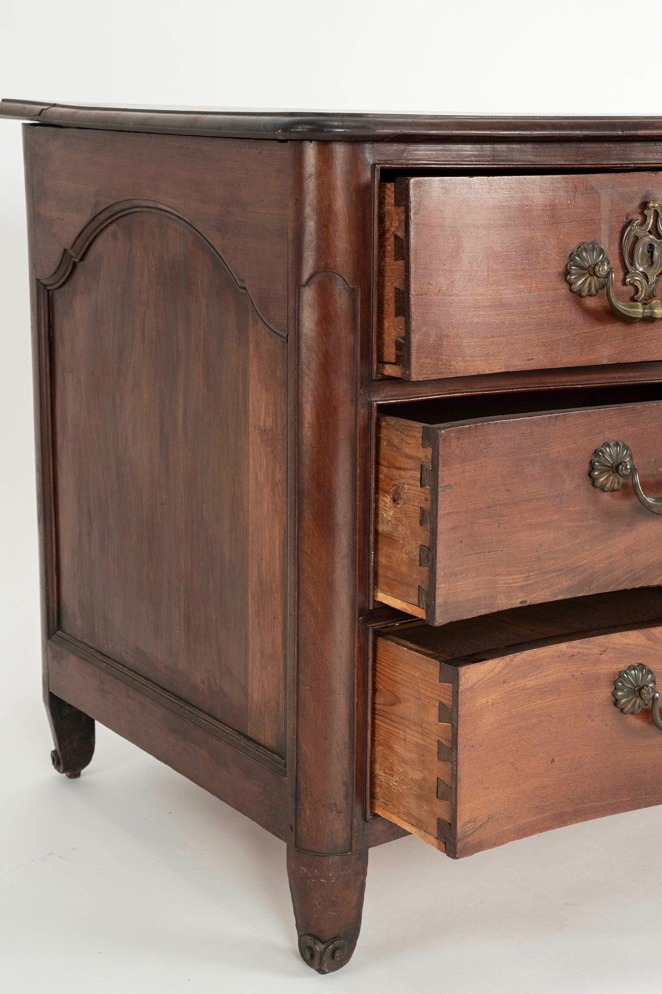 19th Century Louis XIV Style Walnut Commode In Good Condition For Sale In Houston, TX