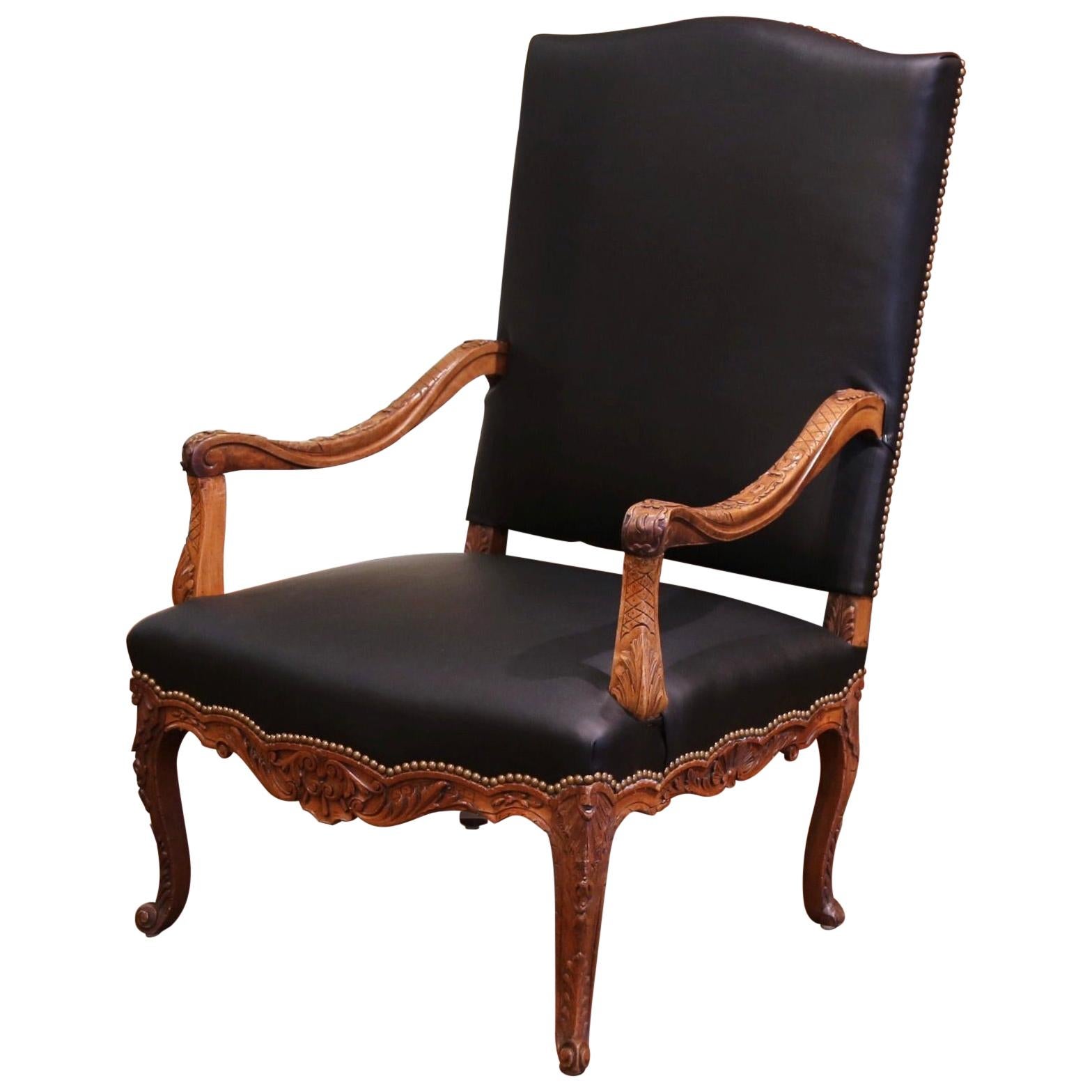 19th Century Louis XV Carved Walnut and Black Leather Armchair from Provence For Sale
