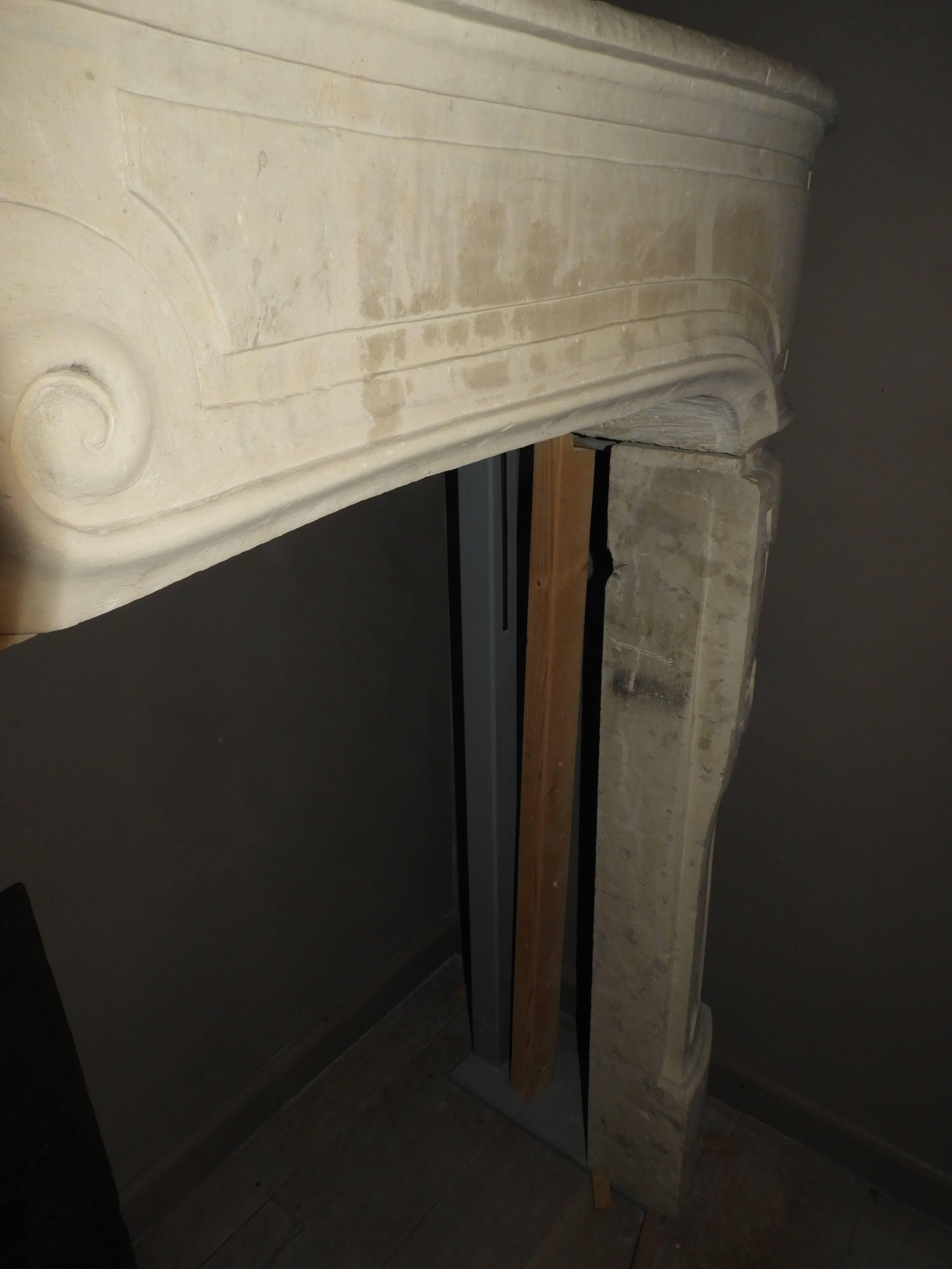 19th Century Louis XV Fireplace in French Limestone For Sale 5