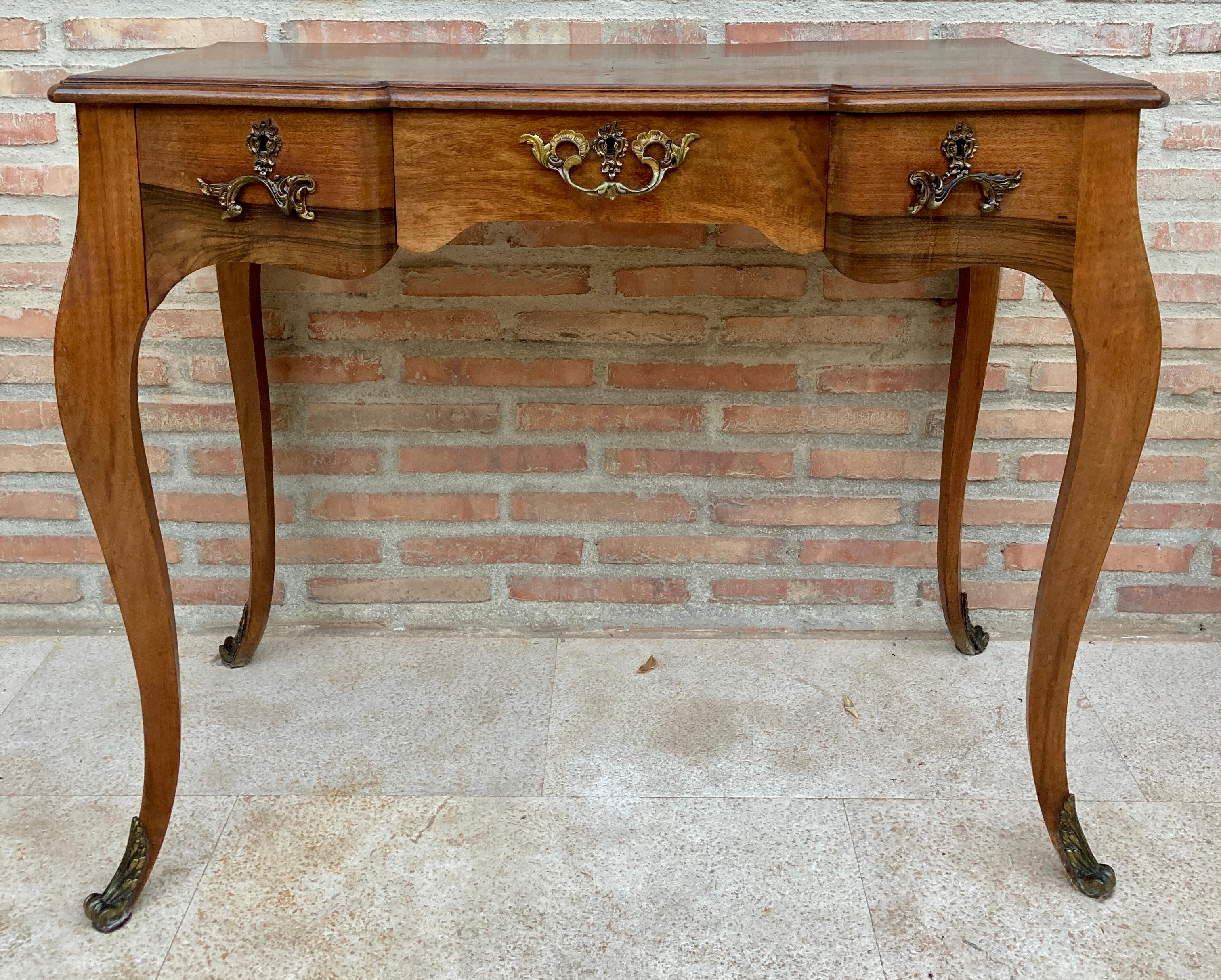 19th Century Louis XV French Desk with Cabriolet Legs, 1890s In Good Condition For Sale In Miami, FL