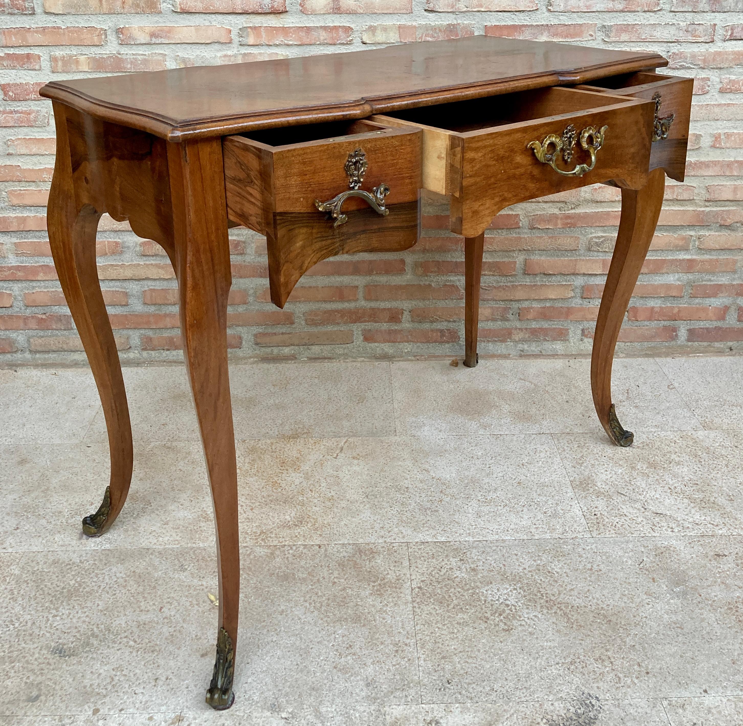 19th Century Louis XV French Desk with Cabriolet Legs, 1890s For Sale 2