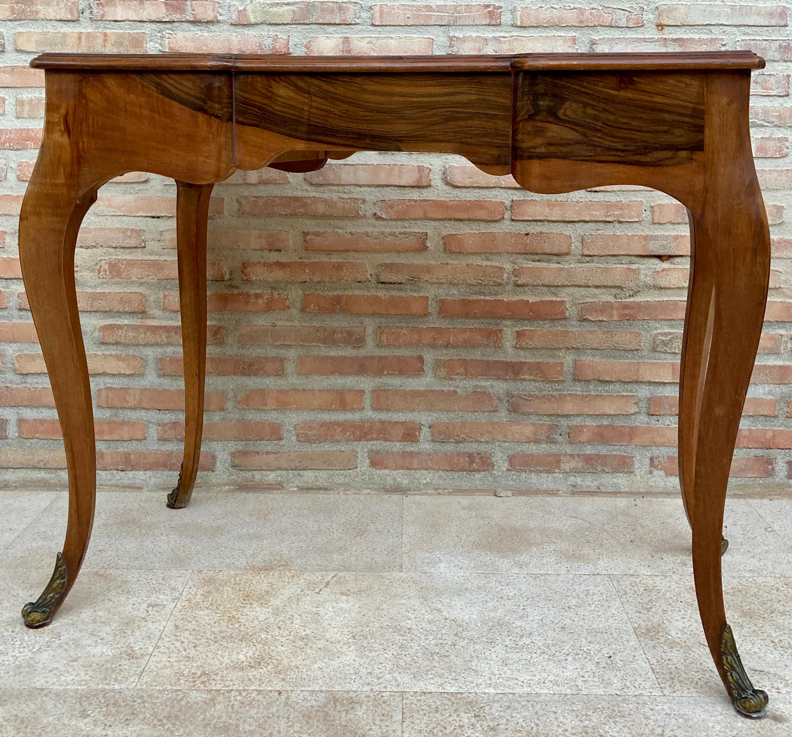 19th Century Louis XV French Desk with Cabriolet Legs, 1890s For Sale 5