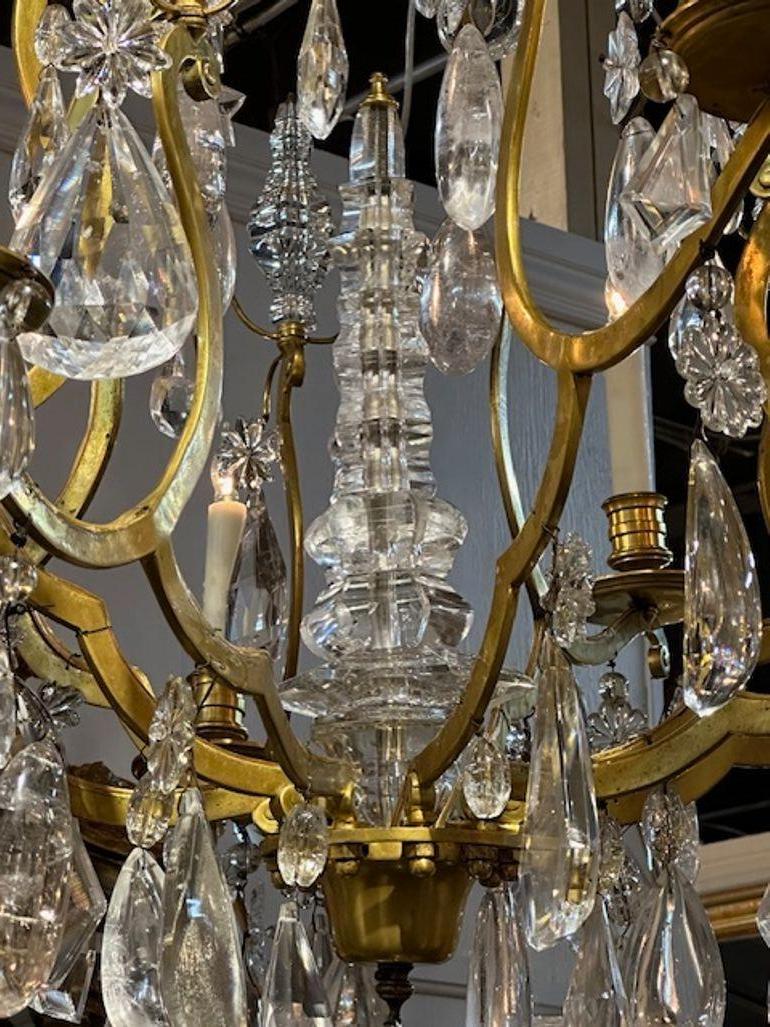 Francese Lampadario Luigi XV del XIX secolo in bronzo dorato e cristallo di rocca in vendita