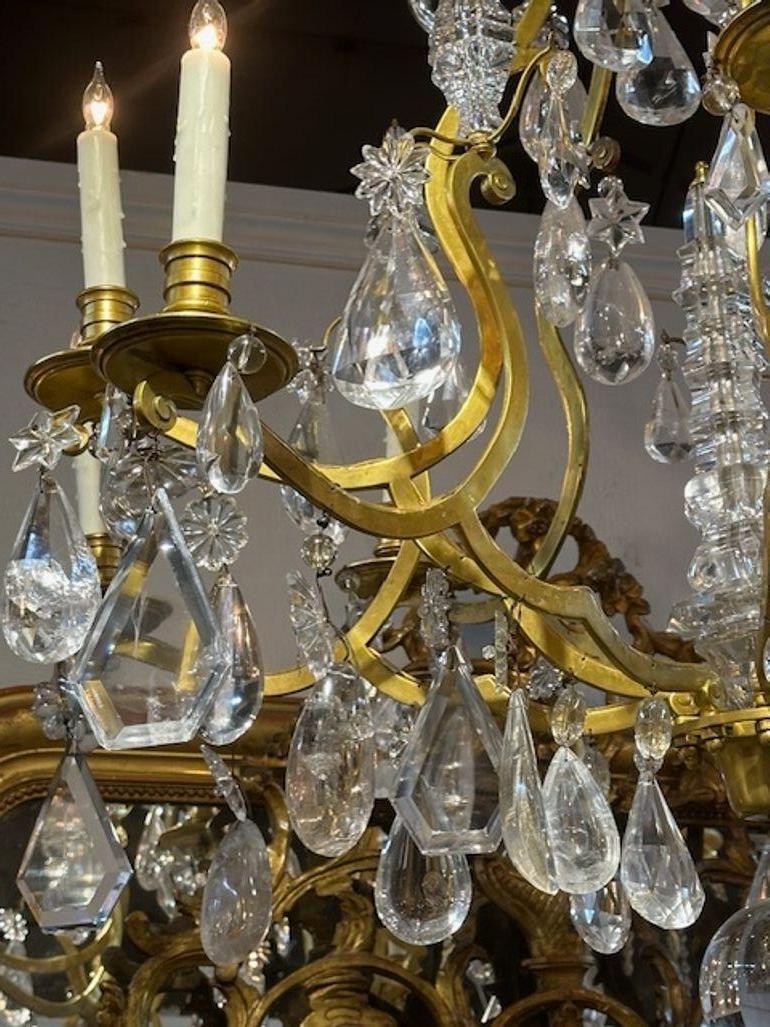 Lampadario Luigi XV del XIX secolo in bronzo dorato e cristallo di rocca in vendita 1