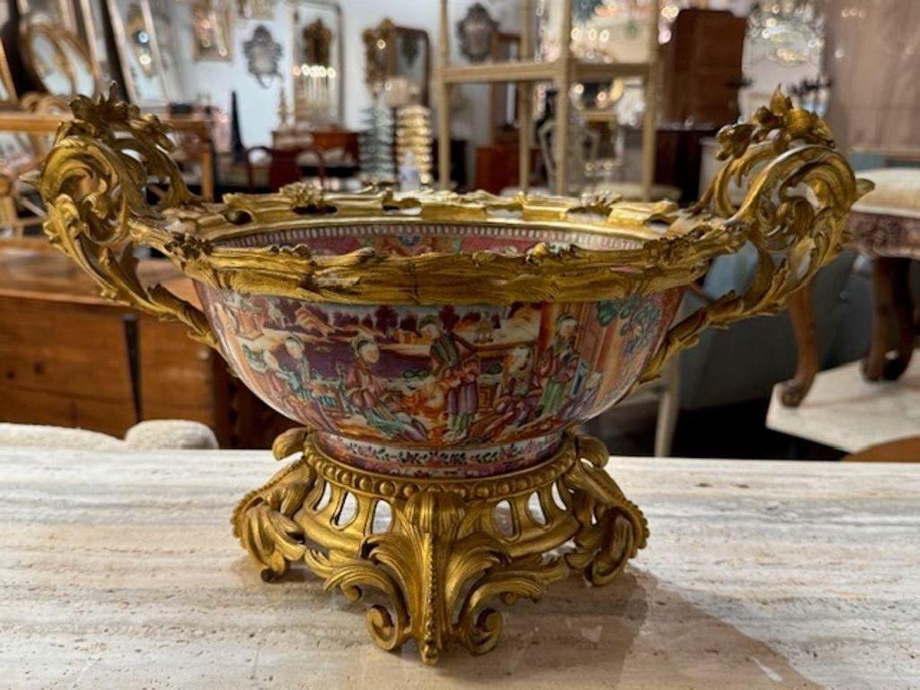 19th Century Louis XV Gilt Bronze and Rose Medallion Centerpiece In Good Condition For Sale In Dallas, TX