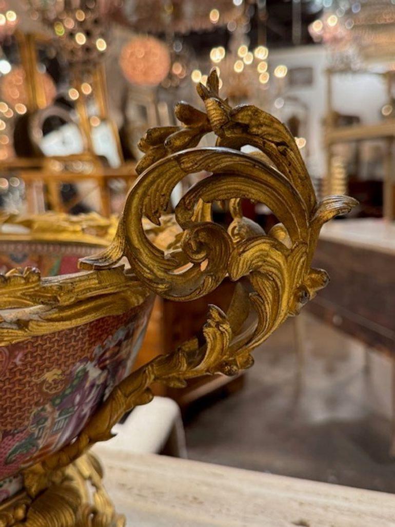 19th Century Louis XV Gilt Bronze and Rose Medallion Centerpiece For Sale 2