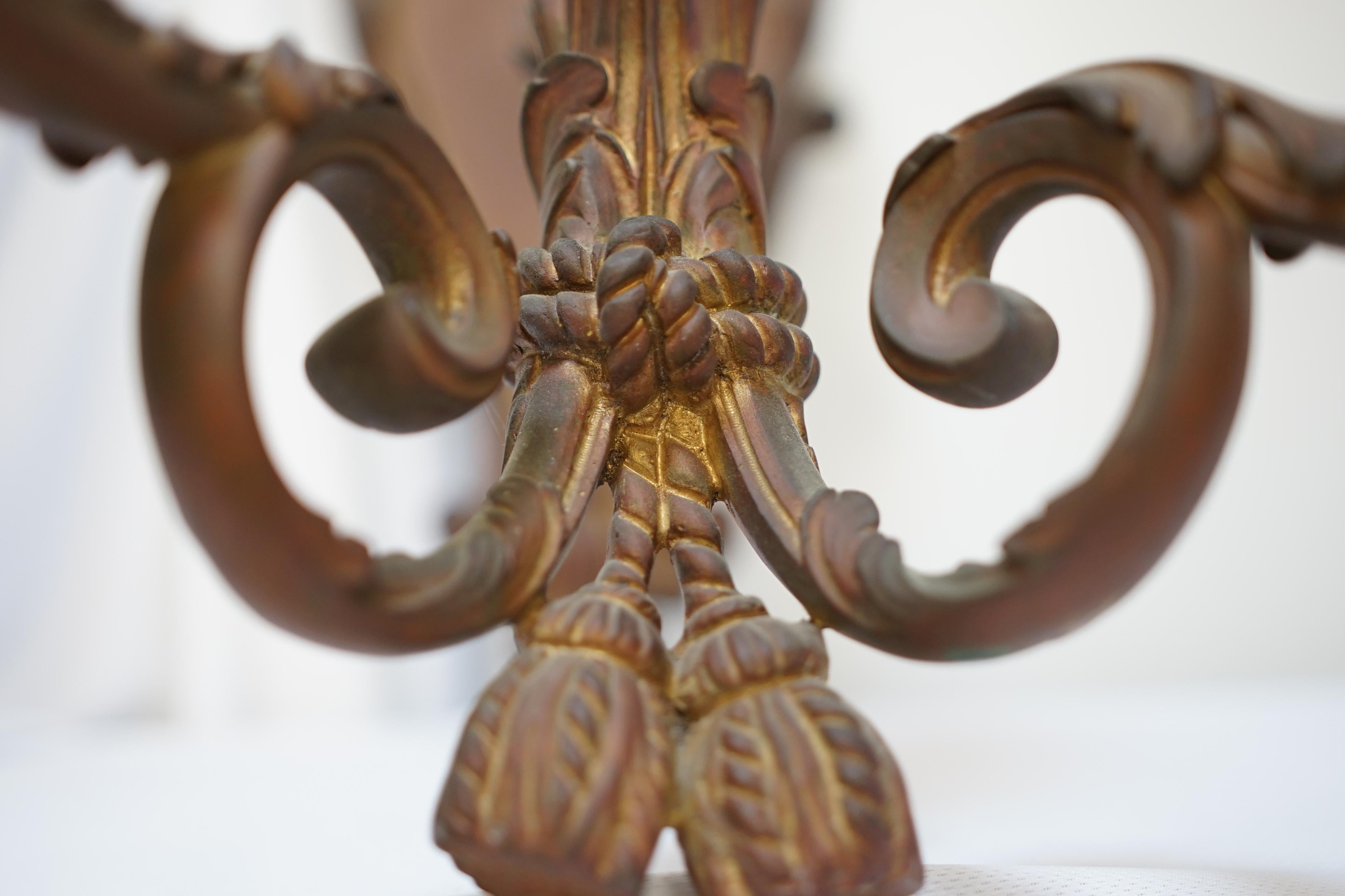 Sconcerto neoclassico Luigi XV del XIX secolo in bronzo dorato in vendita 4