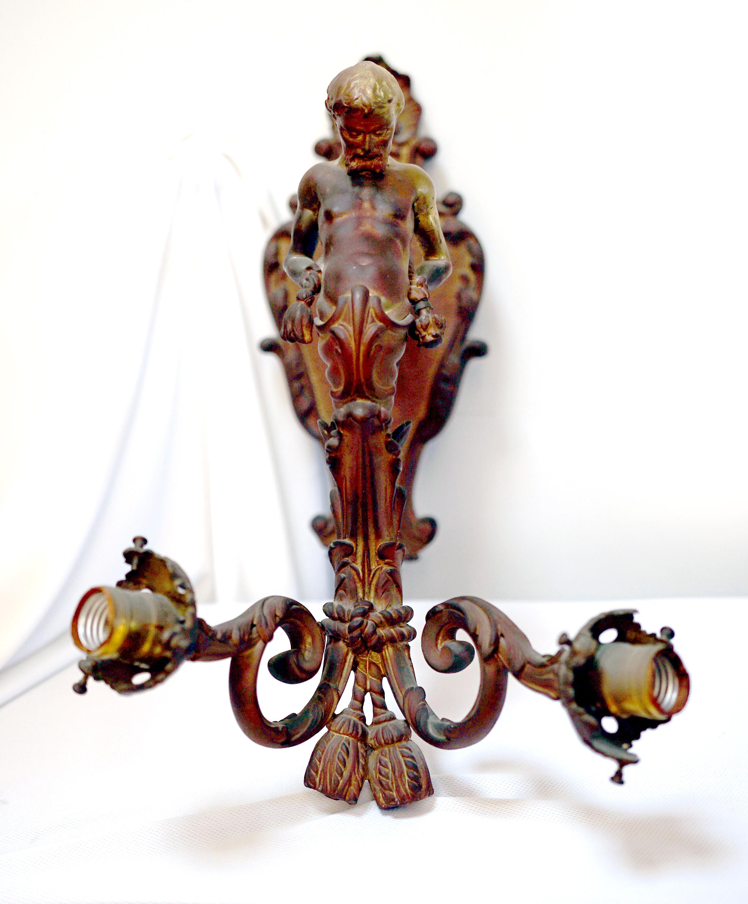 Sconcerto neoclassico Luigi XV del XIX secolo in bronzo dorato in vendita 5