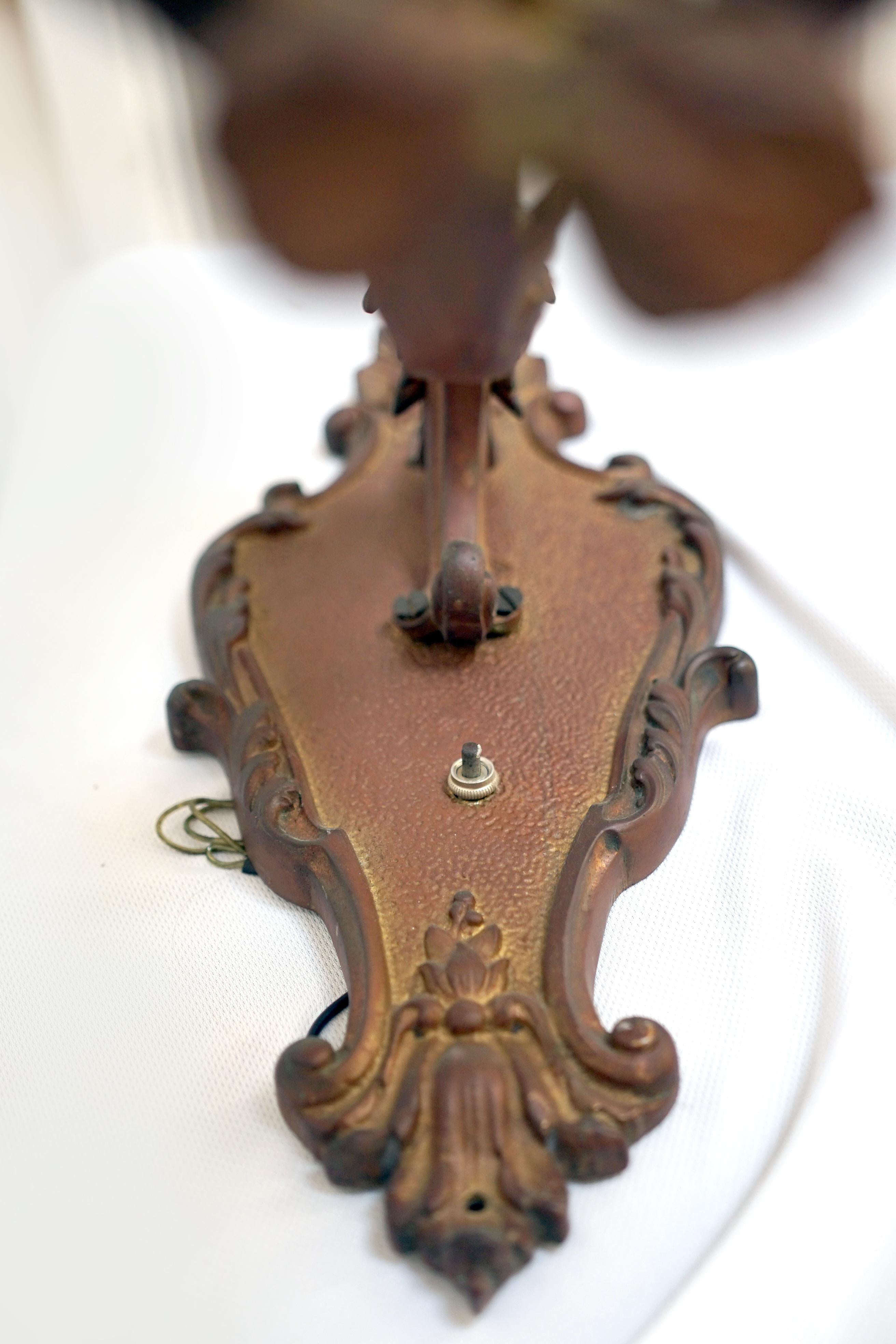 Francese Sconcerto neoclassico Luigi XV del XIX secolo in bronzo dorato in vendita