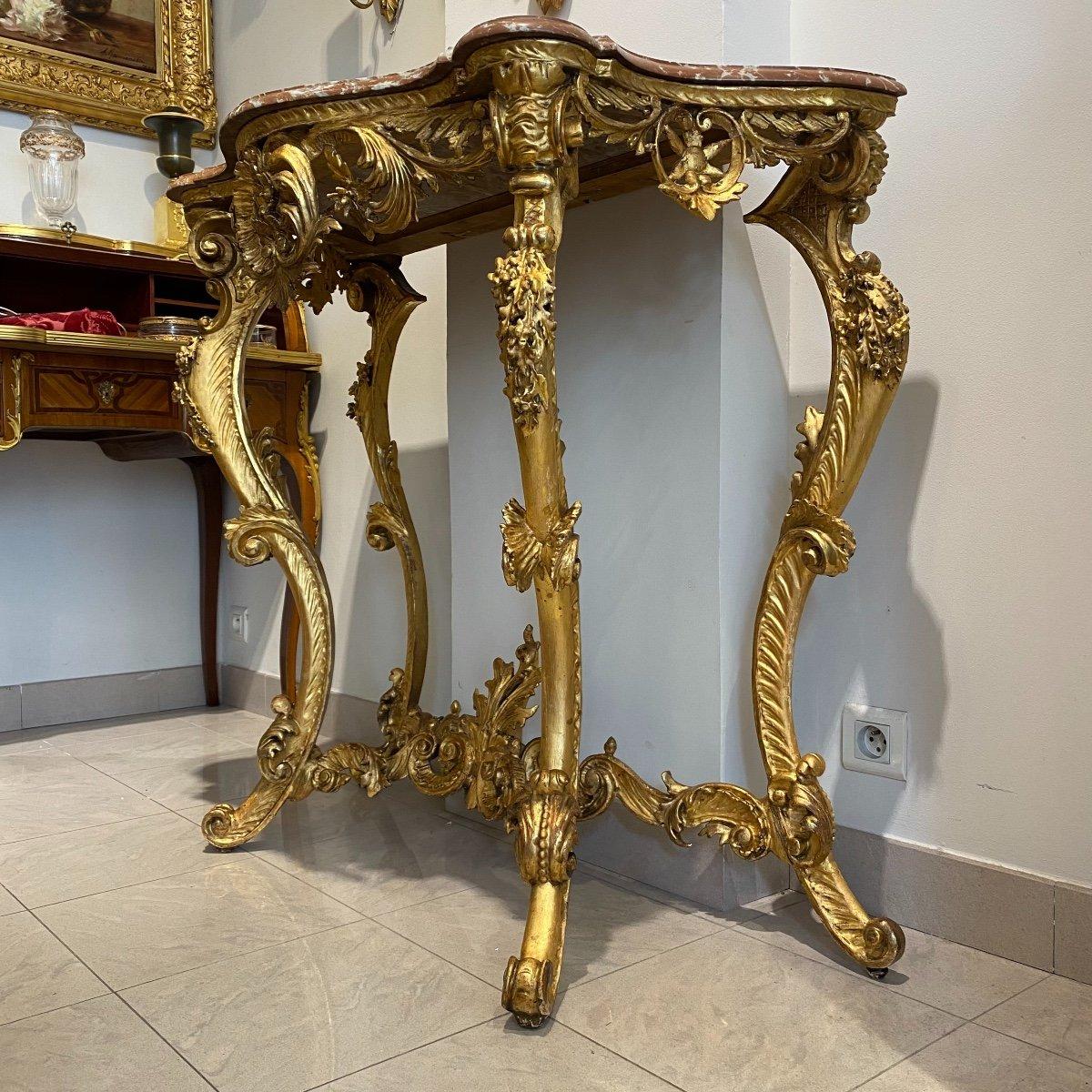 Table console Louis XV du 19ème siècle en bois doré avec plateau en marbre en vente 1