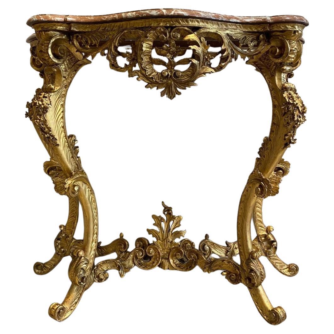 Table console Louis XV du 19ème siècle en bois doré avec plateau en marbre en vente