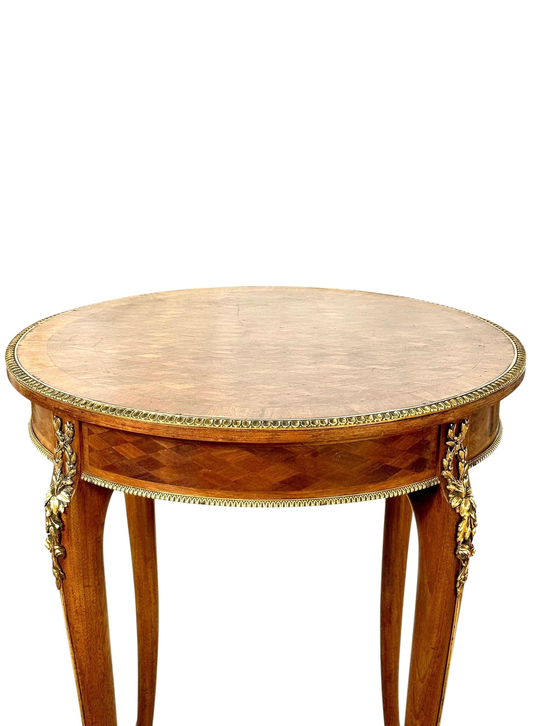 19th Century Louis XV Guéridon Table with Marquetry and Gilt Bronze For Sale 7