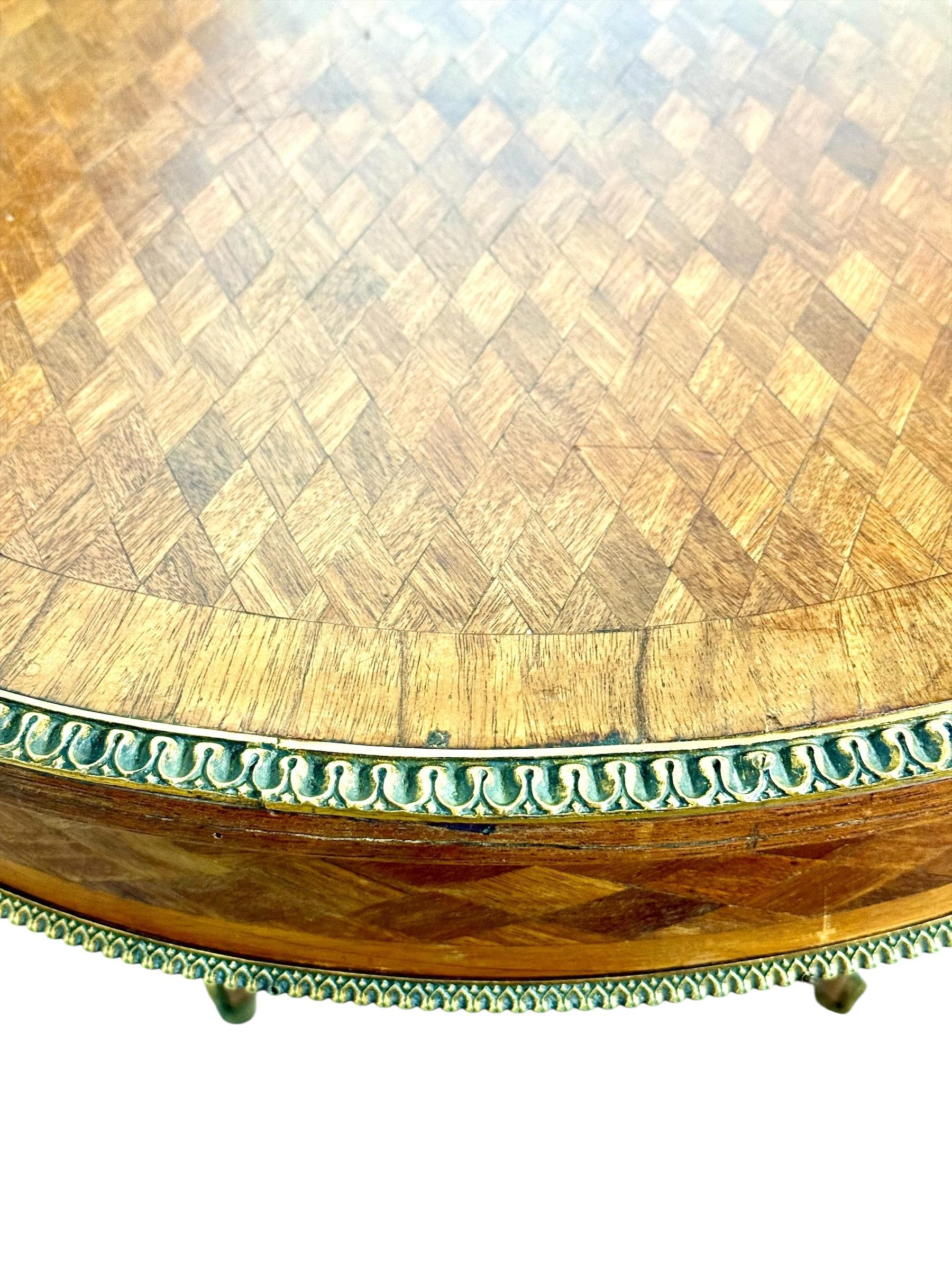 19th Century Louis XV Guéridon Table with Marquetry and Gilt Bronze For Sale 9