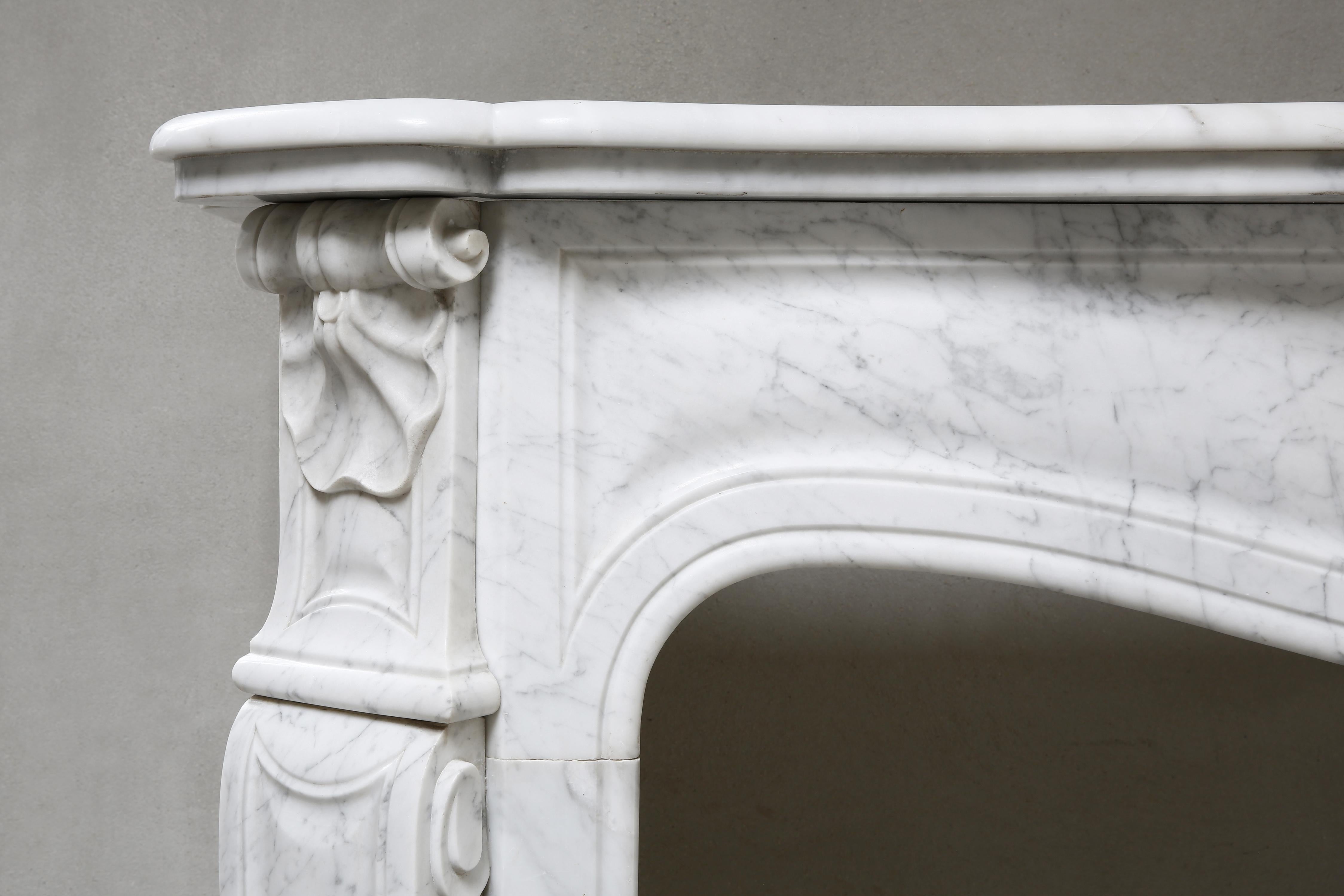 20th Century Louis XV Antique Fireplace Mantel Surround of Carrara Marble In Good Condition In Made, NL