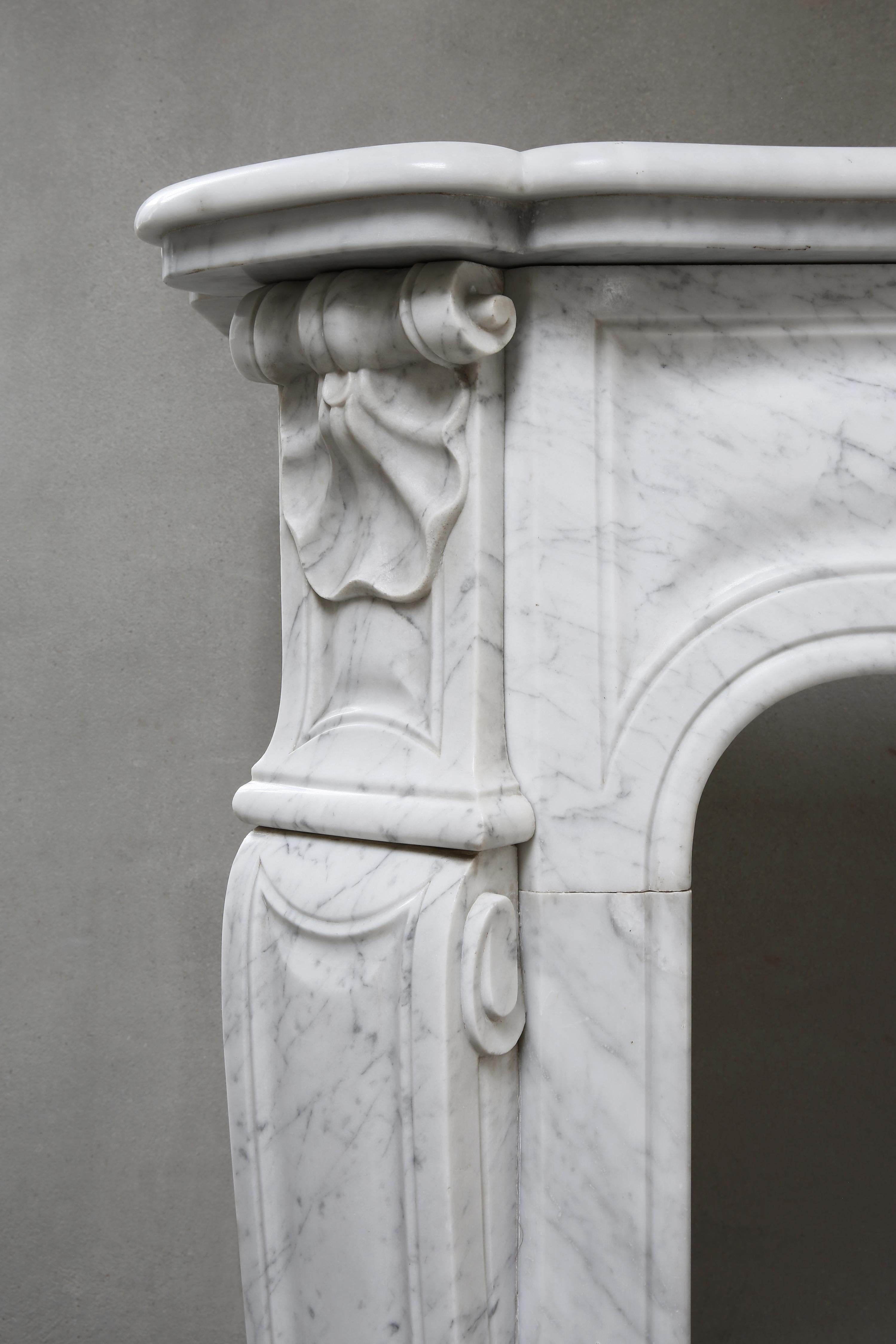 20th Century Louis XV Antique Fireplace Mantel Surround of Carrara Marble 4
