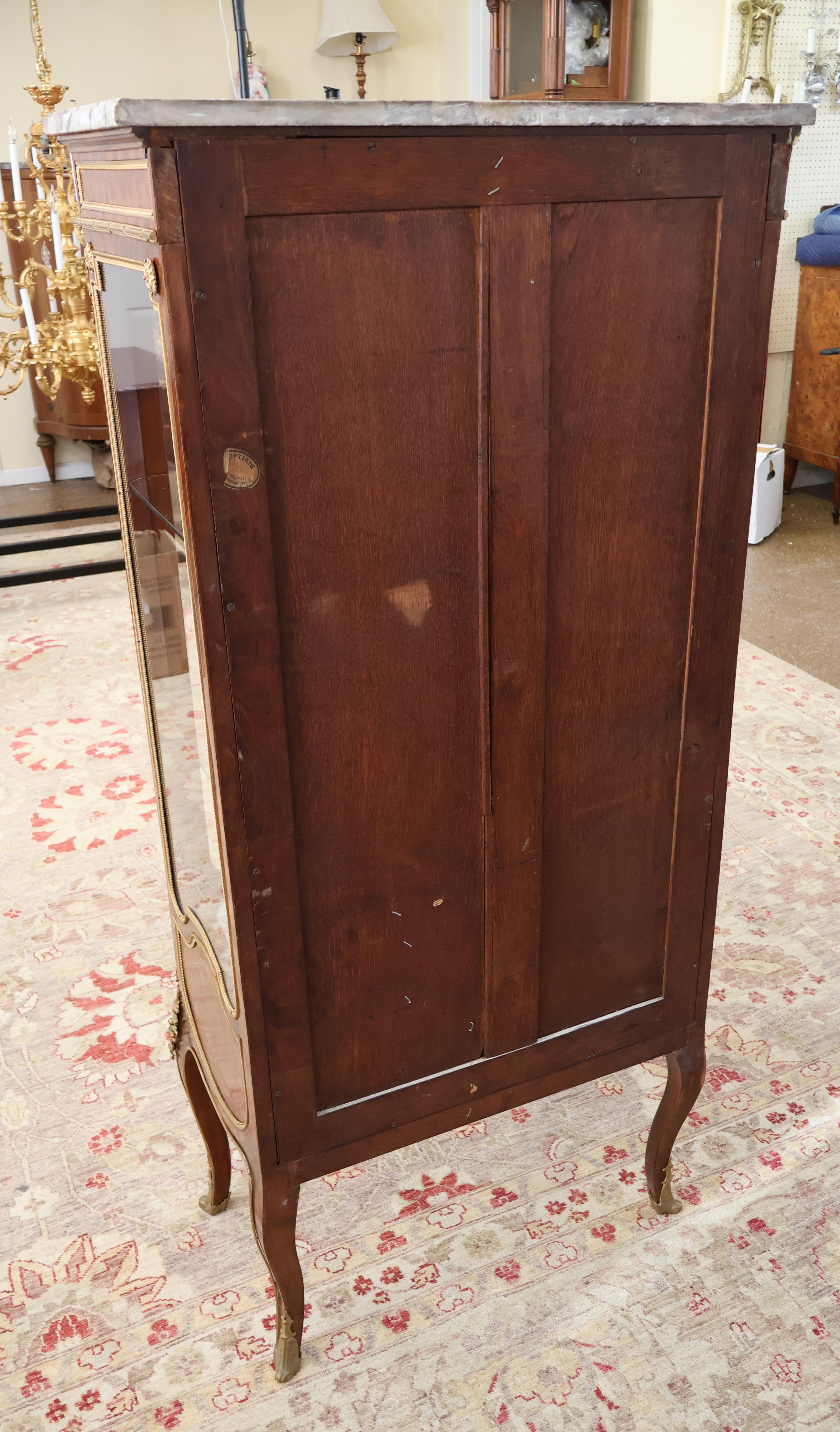 19th Century Louis XV Marble Top Kingwood Vitrine Attributed to Paul Sormani For Sale 8