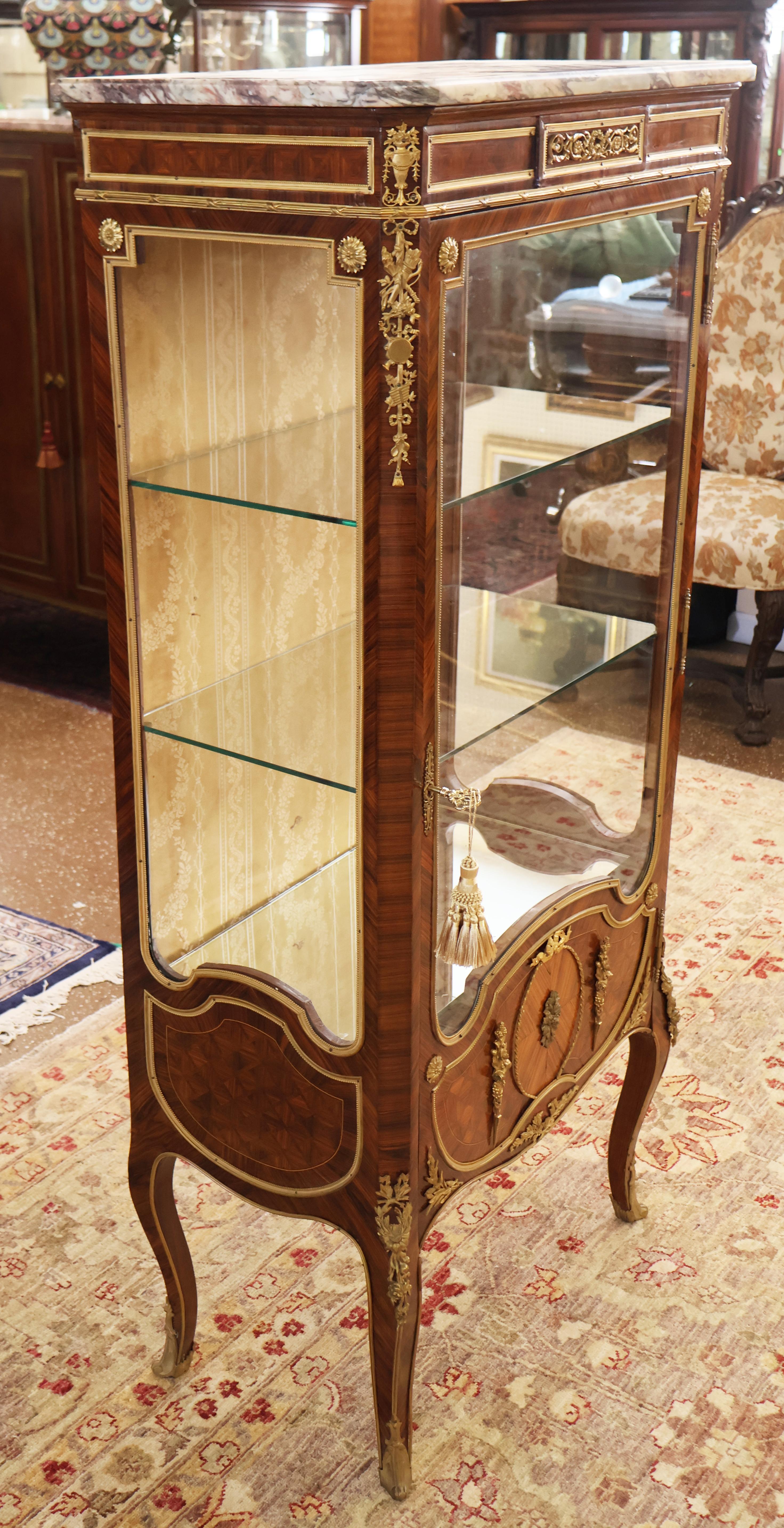 19th Century Louis XV Marble Top Kingwood Vitrine Attributed to Paul Sormani In Good Condition For Sale In Long Branch, NJ