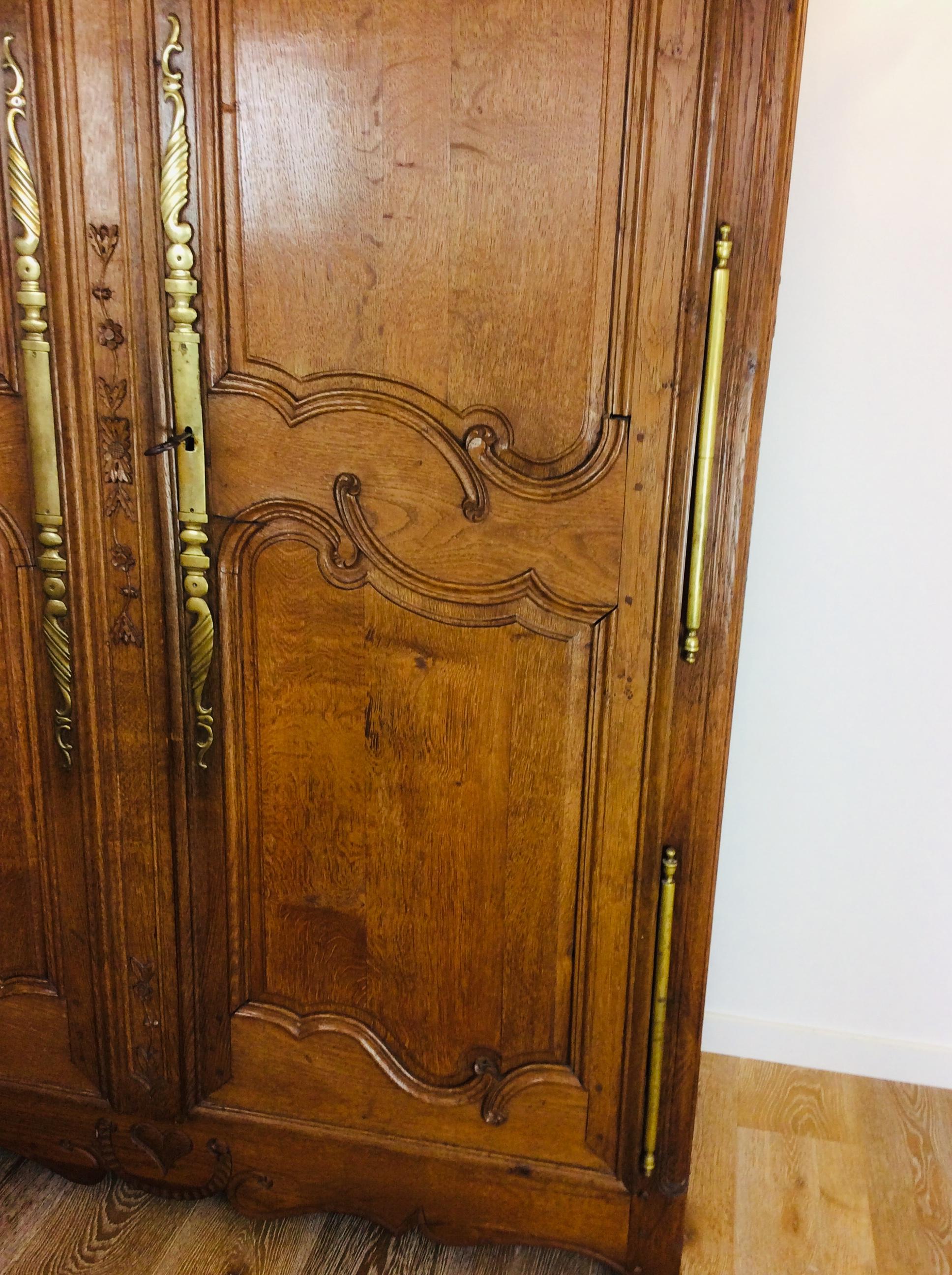 French 19th Century Louis XV Style Armoire or Wardrobe from Normandy For Sale 4