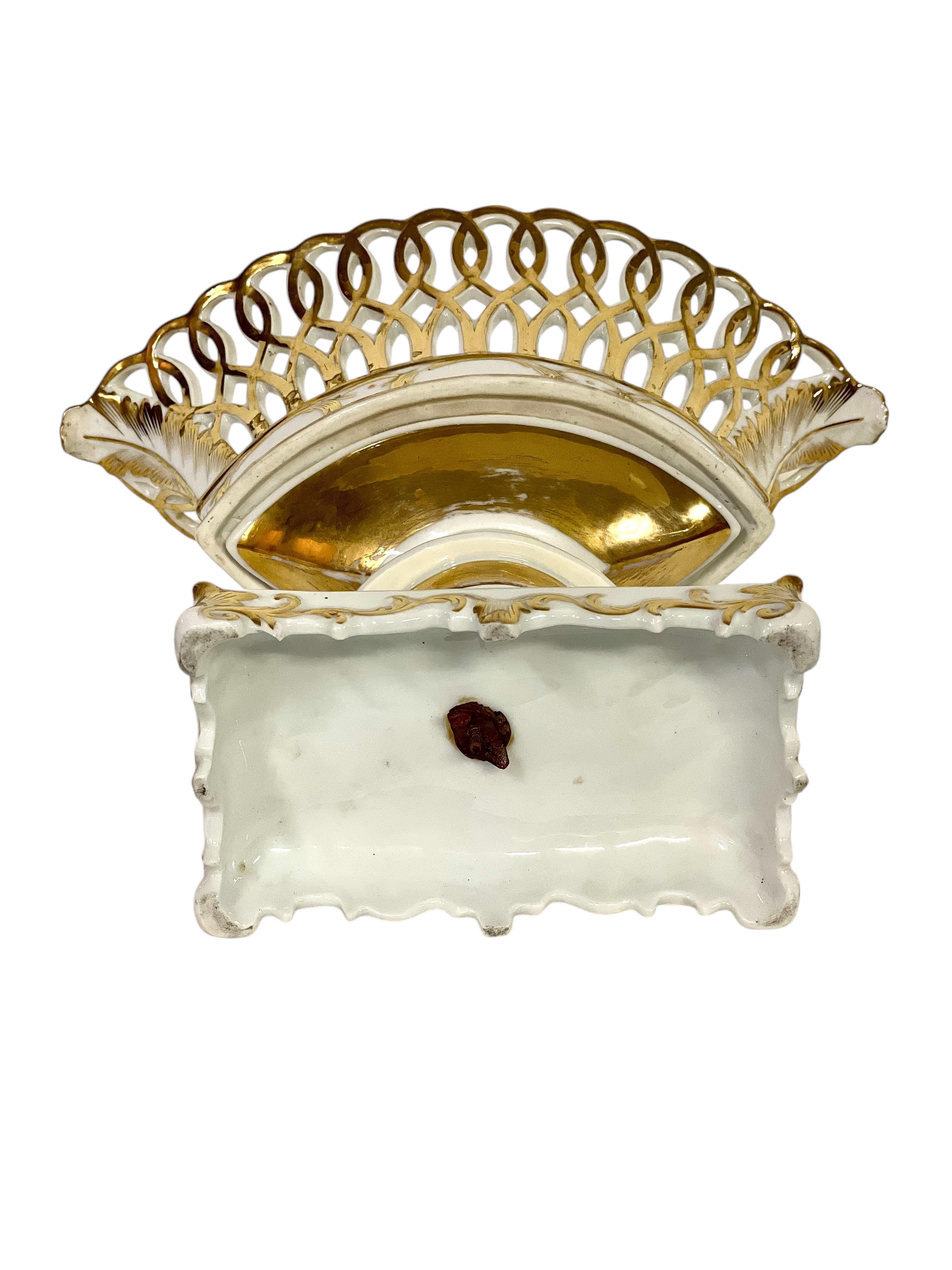 Louis XV Style Porcelain Openwork Fruit Basket, 19th Century For Sale 2