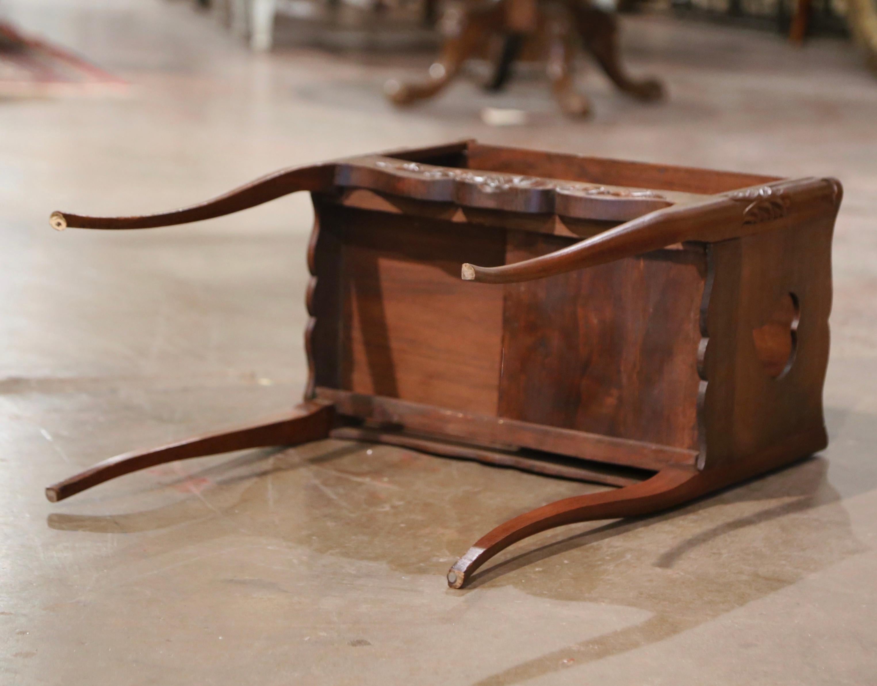 19th Century Louis XV Provencal Walnut Bedside Table with Side Drawer 6