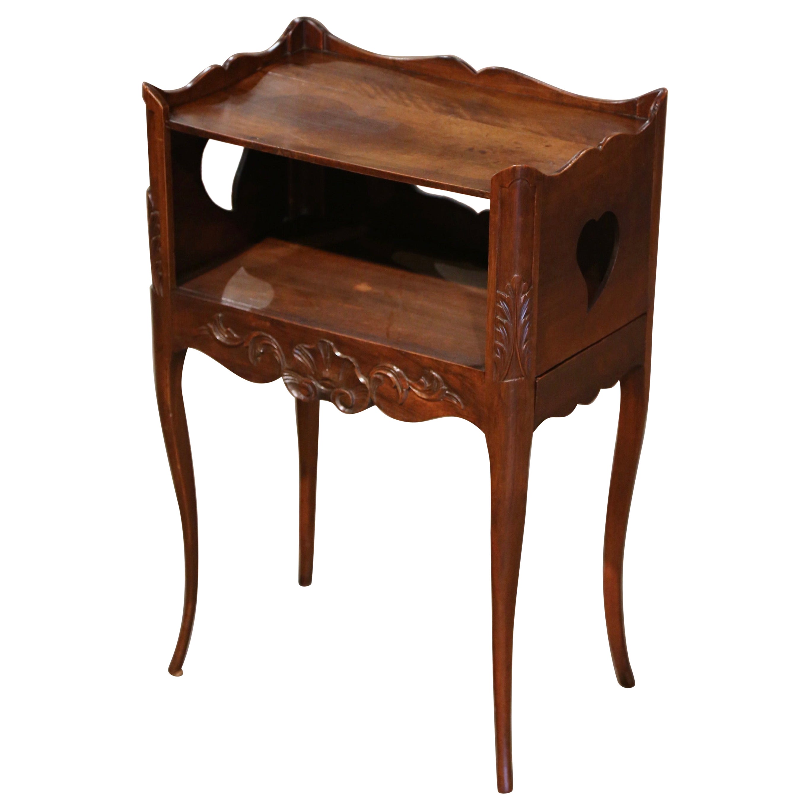 Table de chevet Louis XV en noyer provençal du XIXe siècle avec tiroir latéral