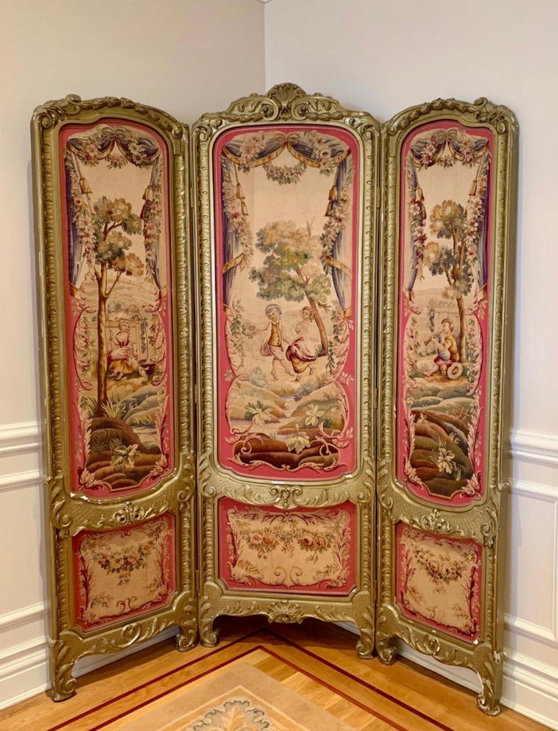 19th Century Louis XV Regency Gilded Screen and Fire Screen with Tapestries For Sale 4