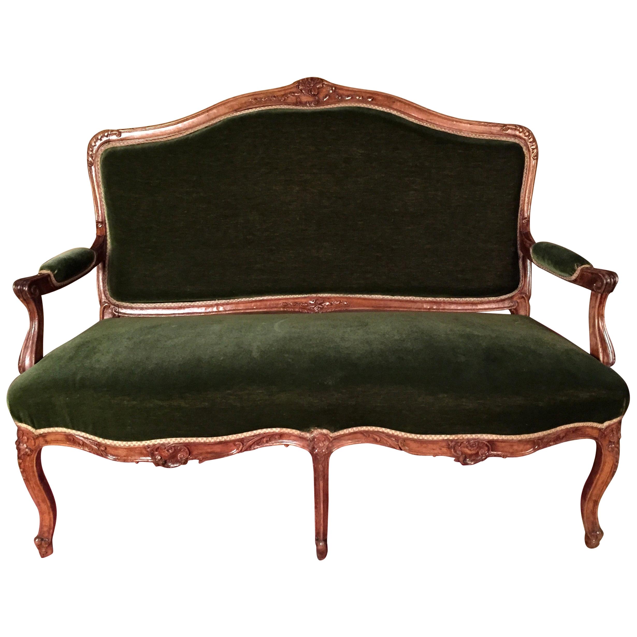 19. Jahrhundert Louis XV Sofa Kanapee Massiv Nussbaum im Angebot