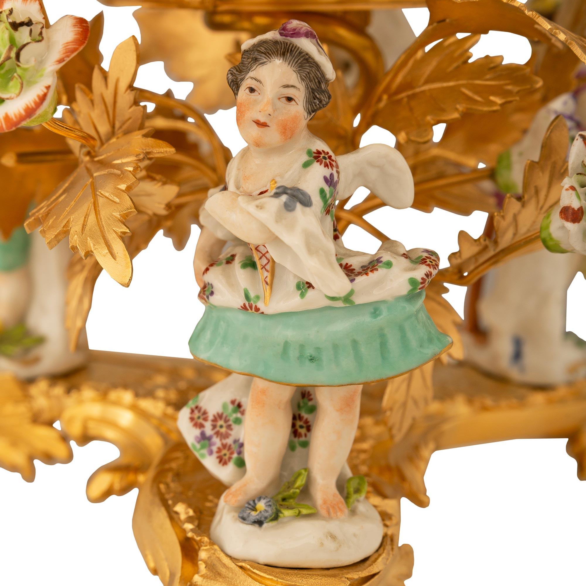 Fontaine de table en porcelaine de Meissen et orfèvrerie du 19ème siècle de style Louis XV en vente 4