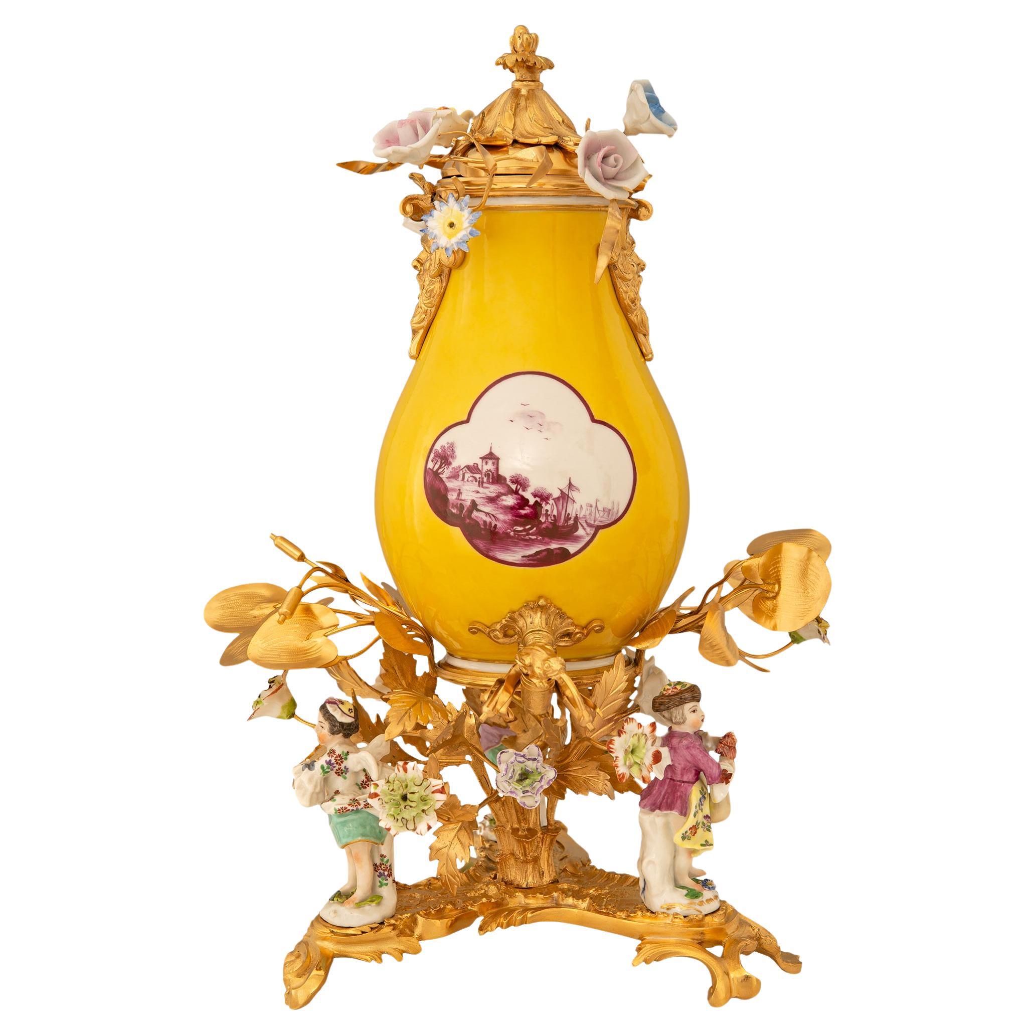 Fuente de mesa de Meissen Porcelain y Ormolu del siglo XIX, estilo Luis XV