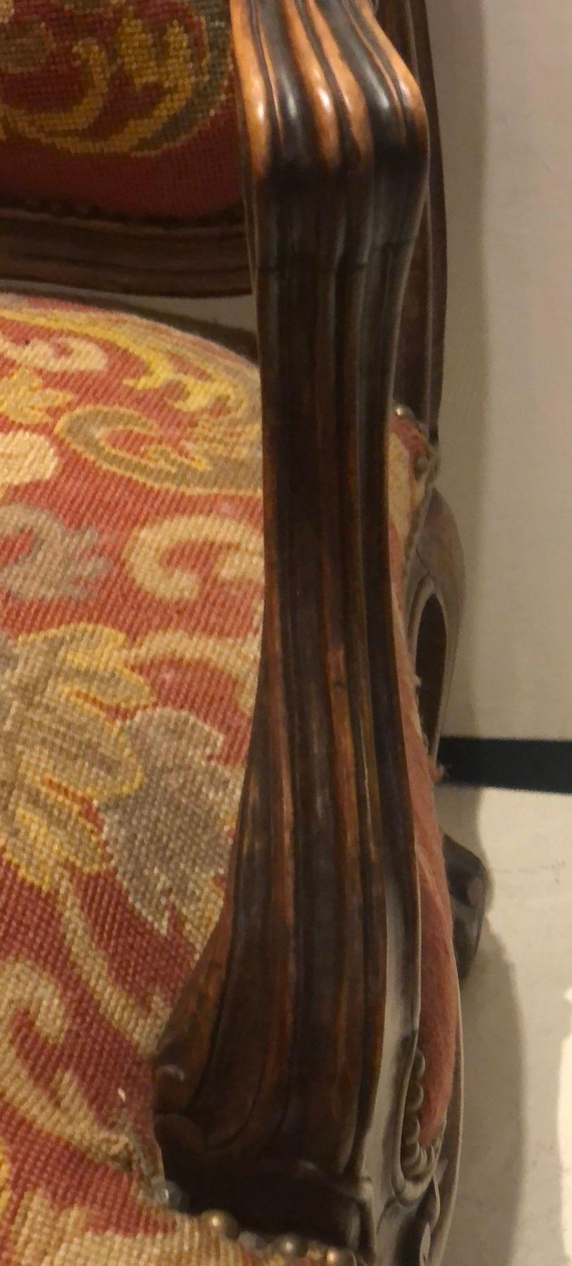 19. Jahrhundert Louis XV Stil Sessel Bergere Petite und Gros Point Polsterung im Angebot 9