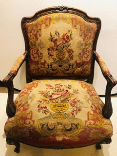 Siglo XIX Sillón Estilo Luis XV Bergere Petite y Tapicería Gros Point