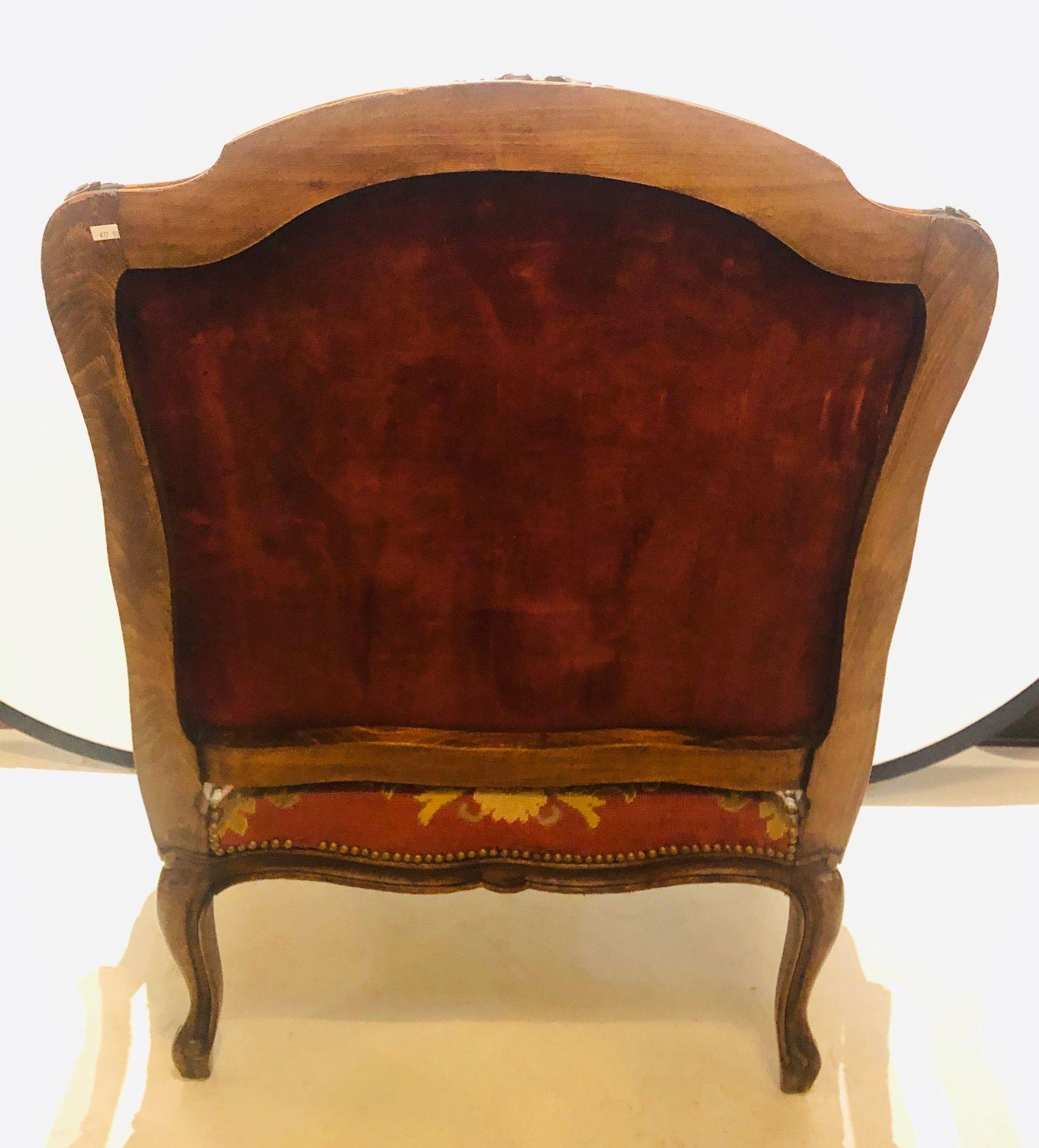 19. Jahrhundert Louis XV Stil Sessel Bergere Petite und Gros Point Polsterung im Angebot 2