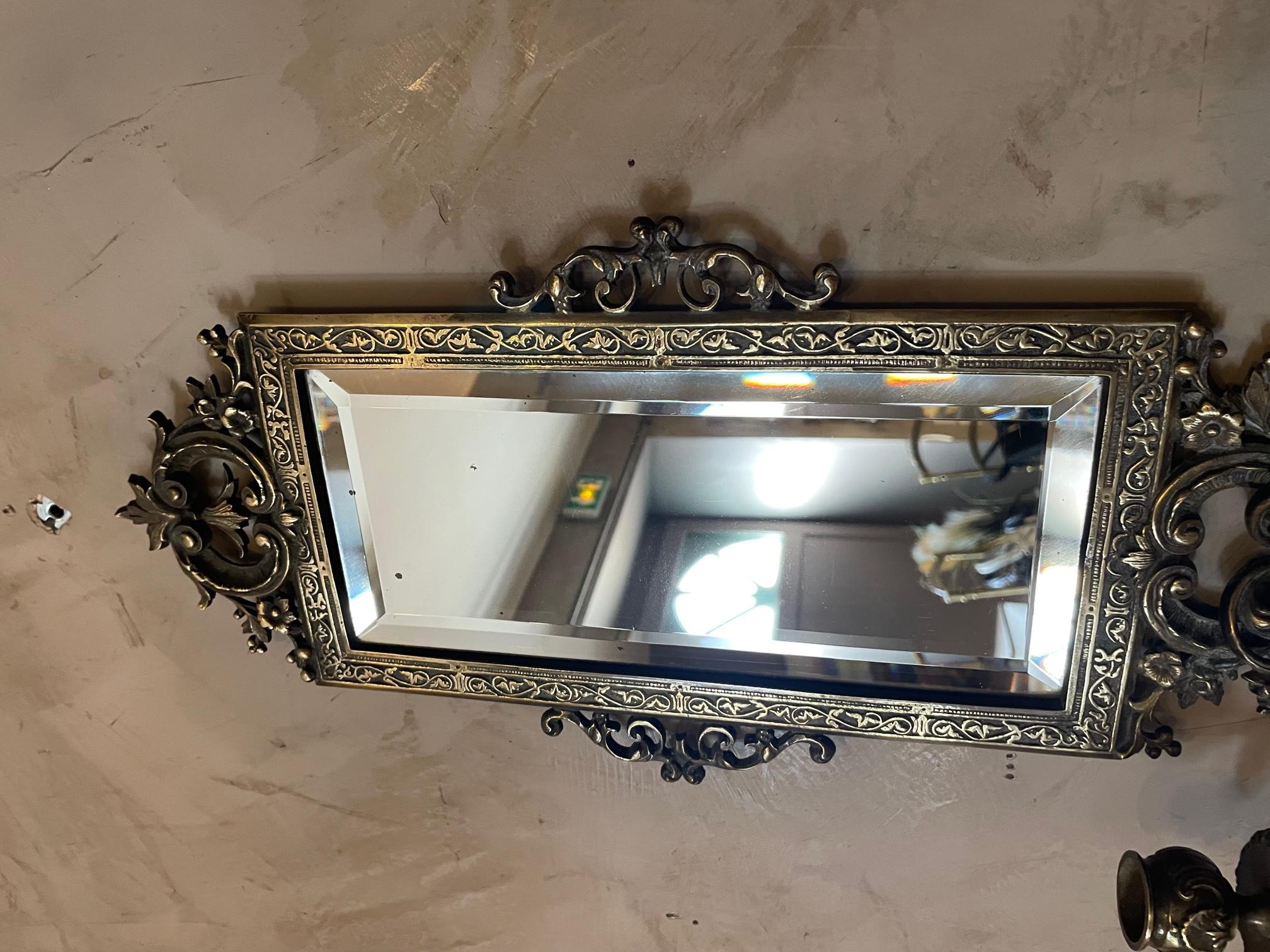 Bronze-Kerzenhalter-Spiegel im Louis-XV-Stil des 19. Jahrhunderts im Angebot 2
