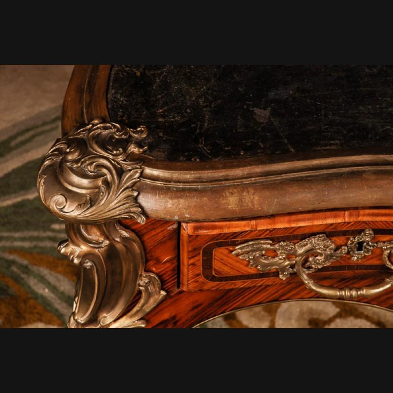 19th Century Louis XV Style Bureau Plat Writing Table For Sale 11