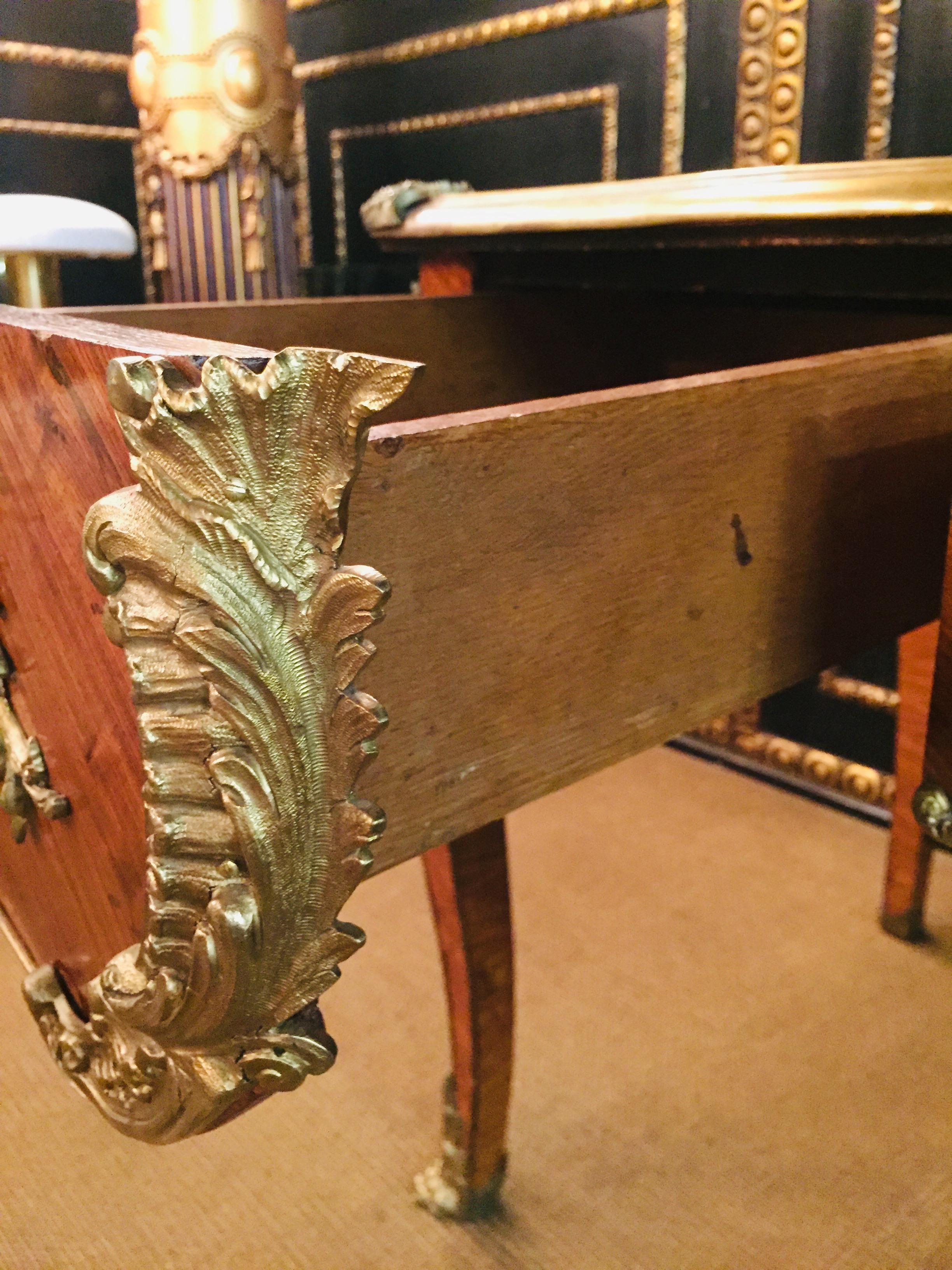 Antique 19th Century Louis XV Style Bureau Plat Writing Table Mahogany veneer For Sale 11
