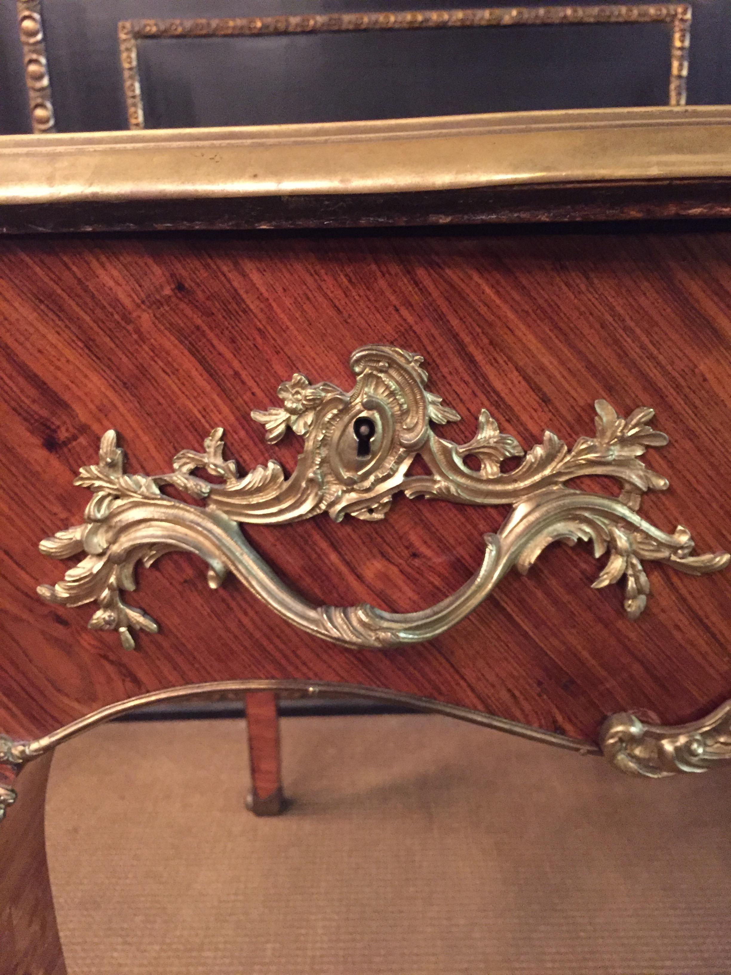 Antique 19th Century Louis XV Style Bureau Plat Writing Table Mahogany veneer For Sale 1