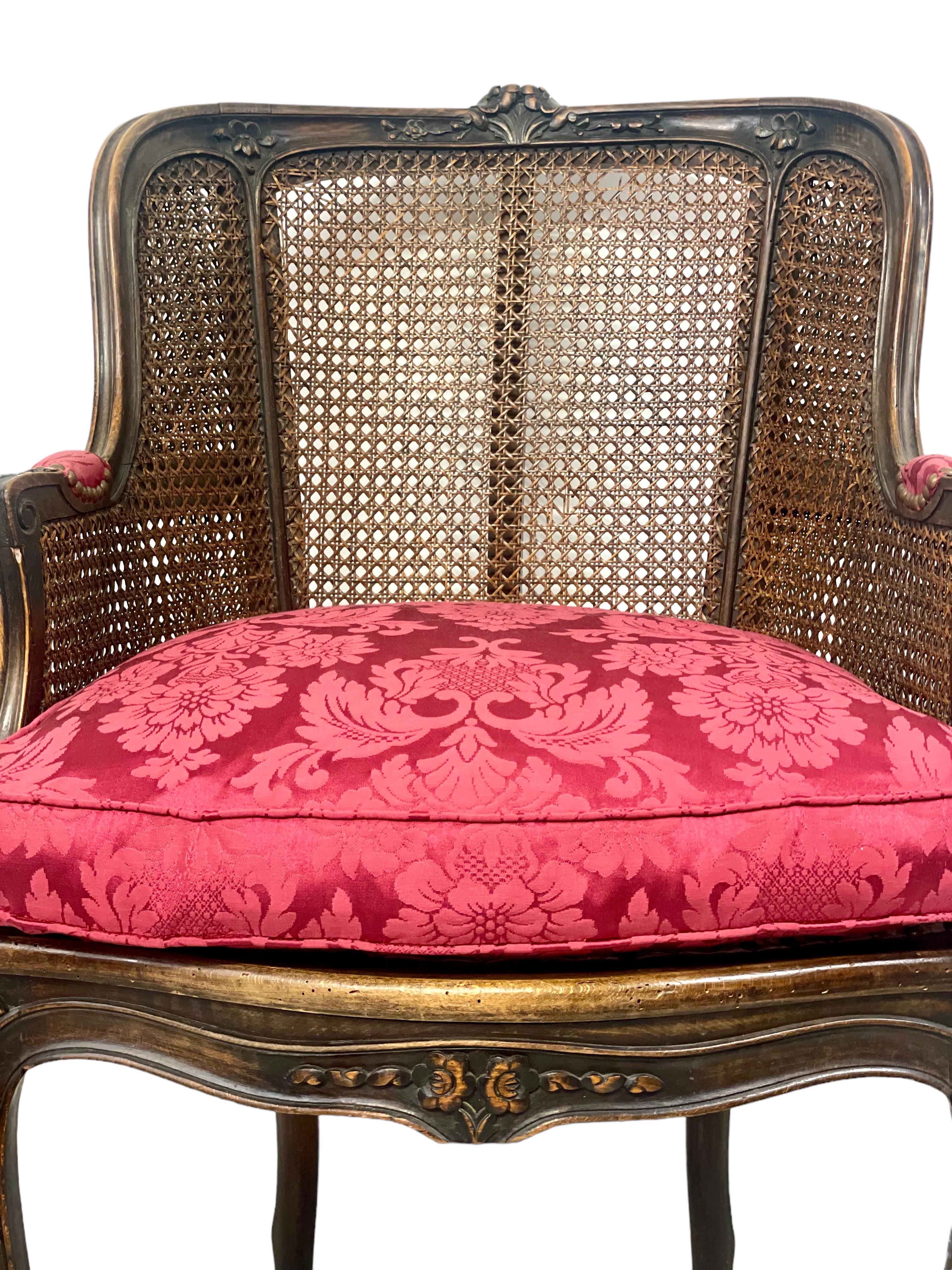 19th Century Louis XV Style Caned Bergère Chair In Good Condition For Sale In LA CIOTAT, FR