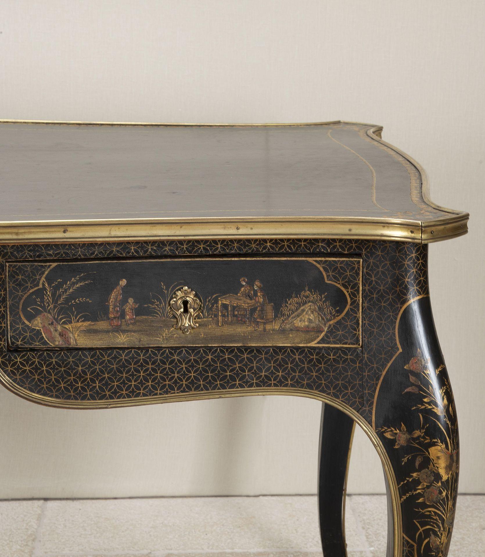 Bureau Plat in stile Luigi XV del 19° secolo in vendita 4