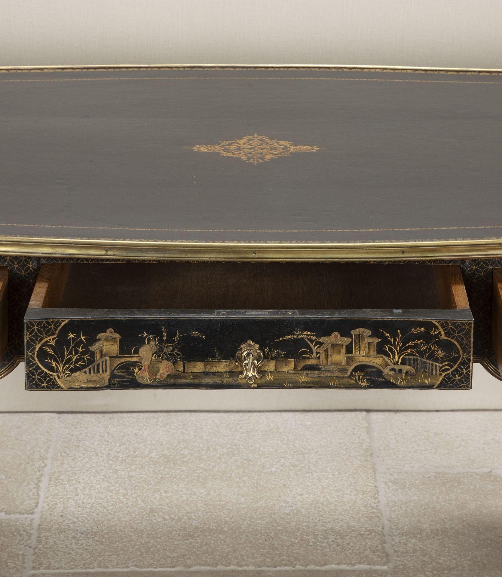 Bureau Plat in stile Luigi XV del 19° secolo in vendita 5