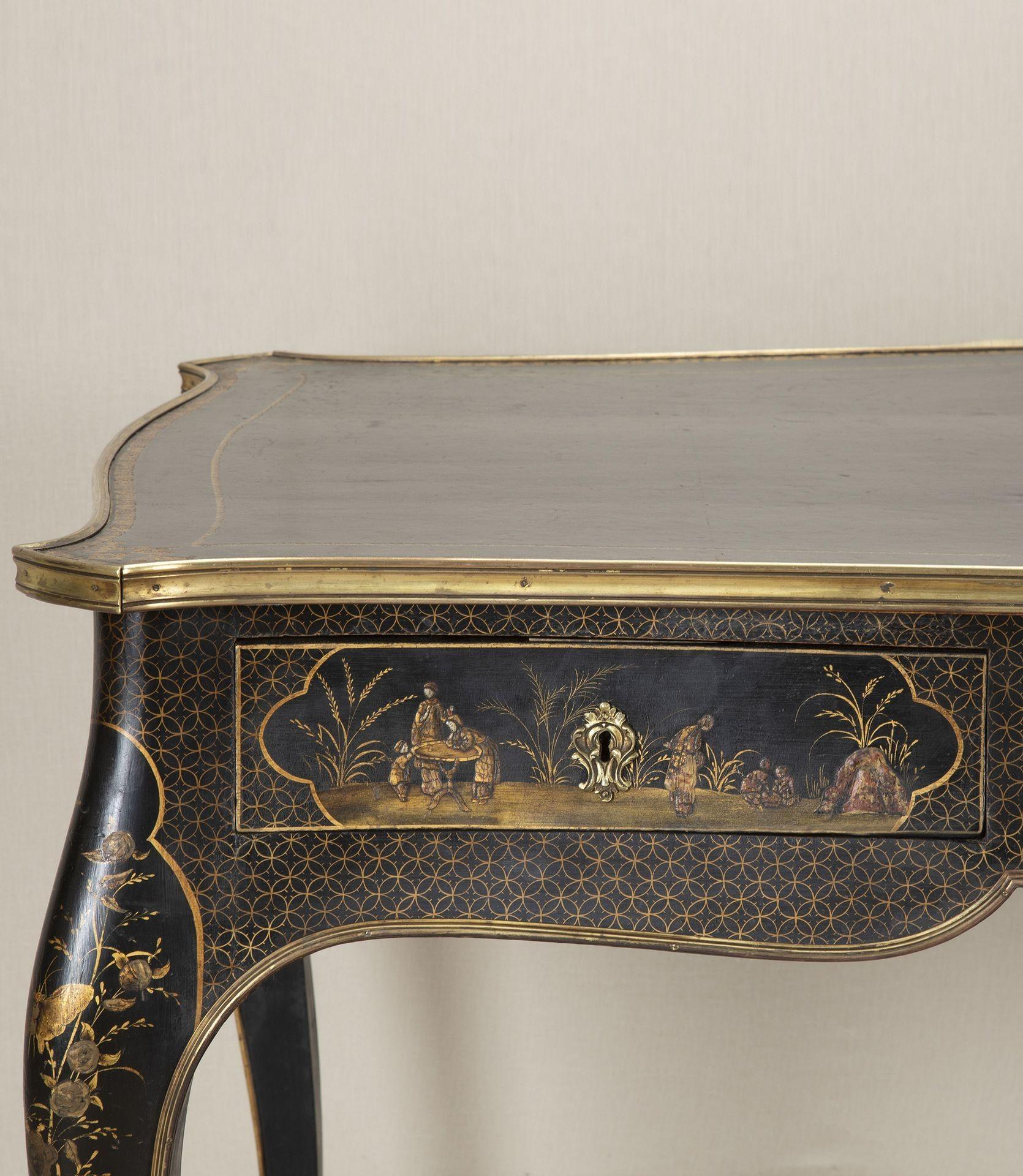 Pelle Bureau Plat in stile Luigi XV del 19° secolo in vendita