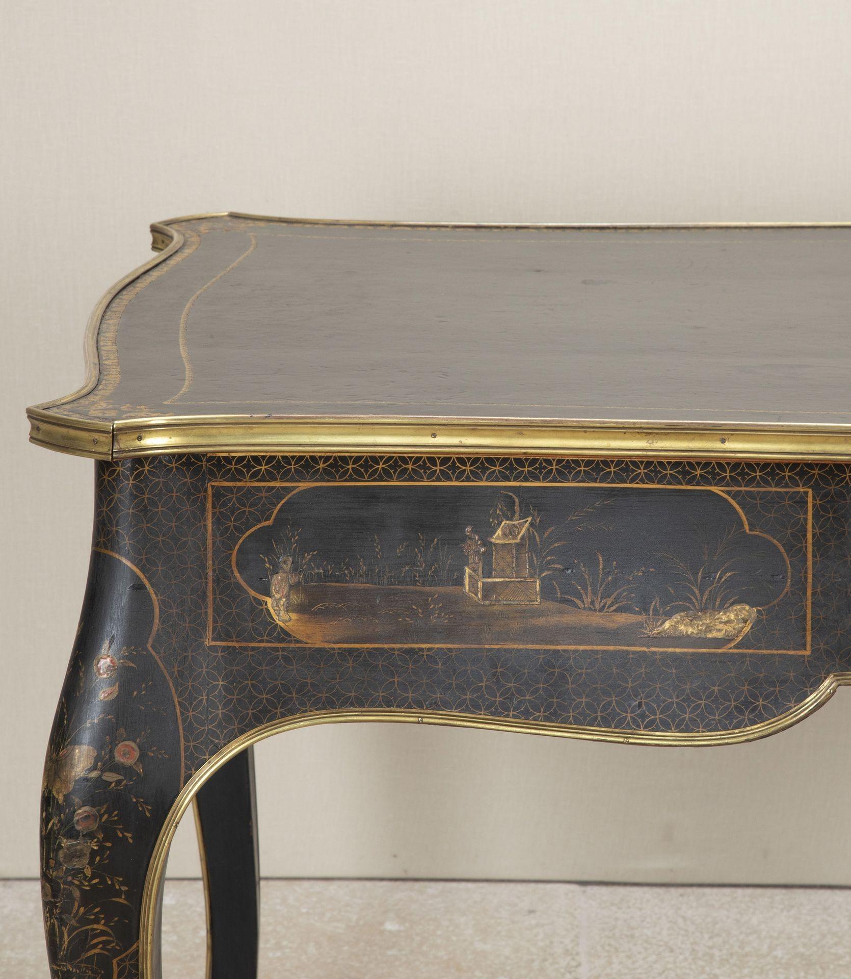 Bureau Plat in stile Luigi XV del 19° secolo in vendita 2