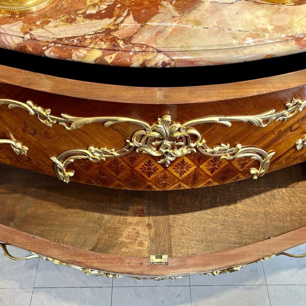 19th Century Louis XV Style Commode in Flower Marquetry  In Good Condition For Sale In NICE, FR