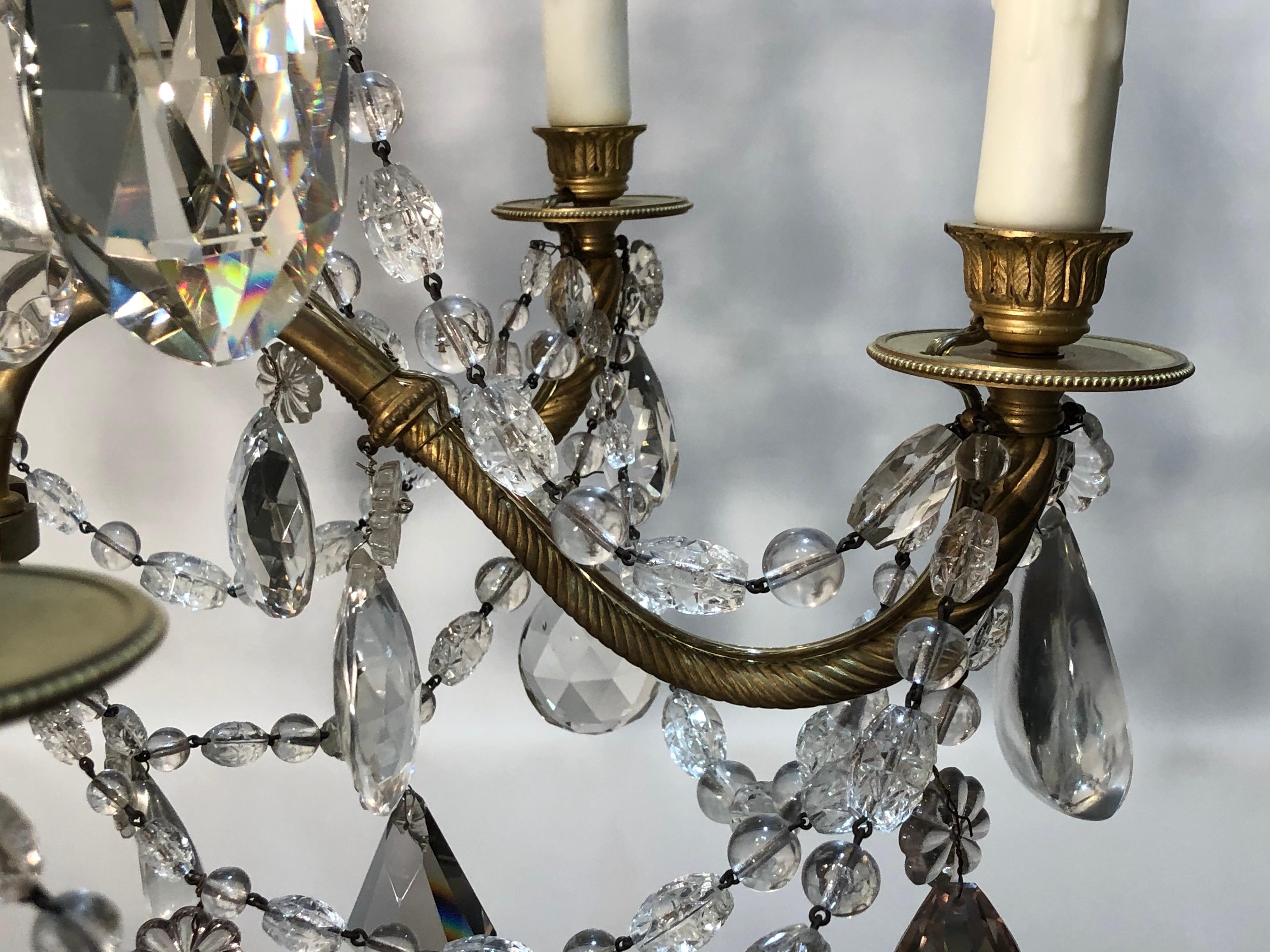 Kronleuchter aus Kristall und vergoldeter Bronze im Louis-XV-Stil des 19. Jahrhunderts im Zustand „Gut“ im Angebot in Charleston, SC