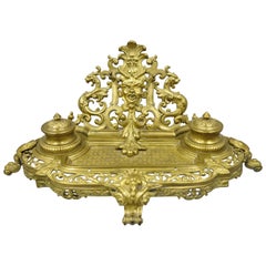 Porte-stylo à double encrier en bronze figuratif de style Louis XV du 19ème siècle