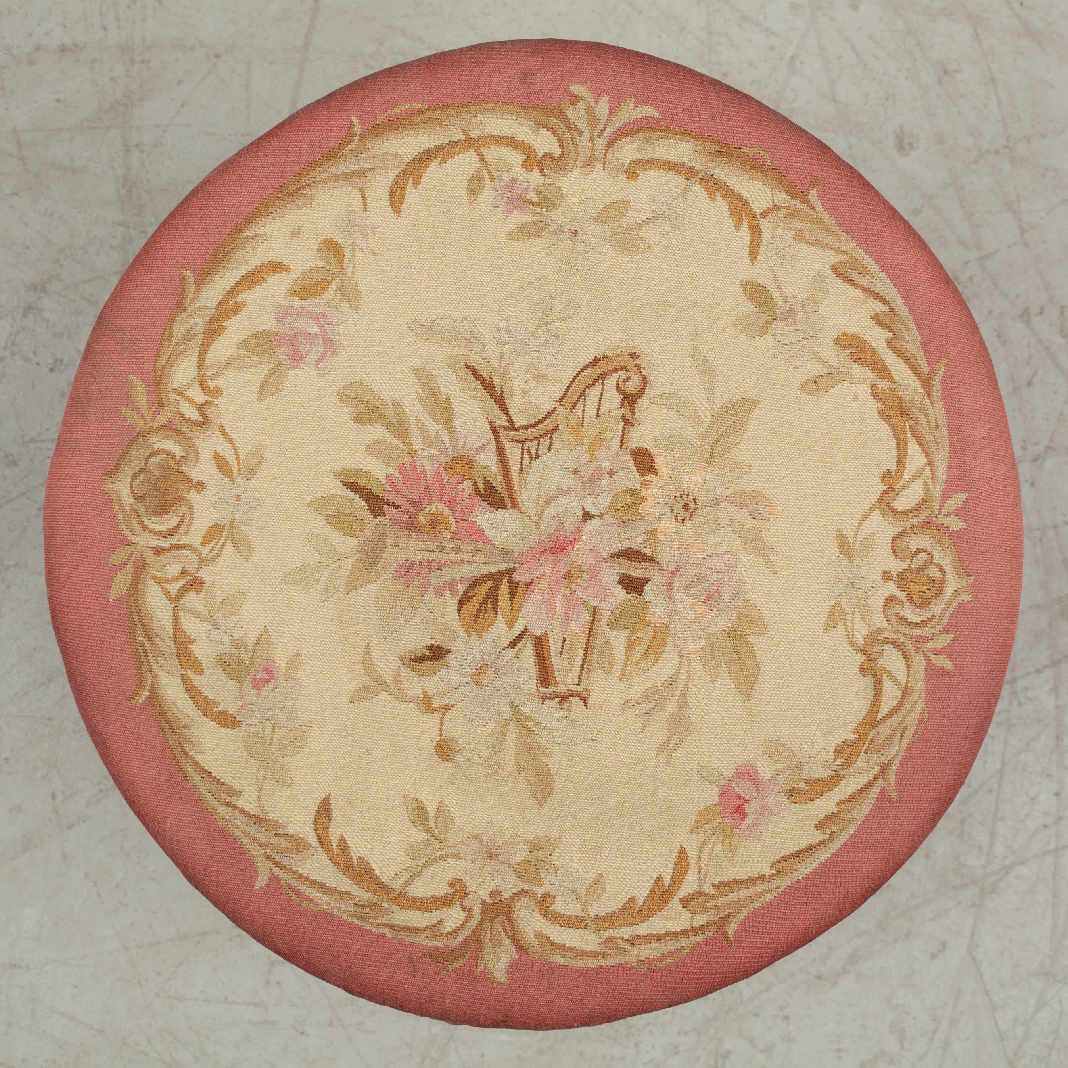 Tabouret réglable français de style Louis XV du 19ème siècle en vente 1