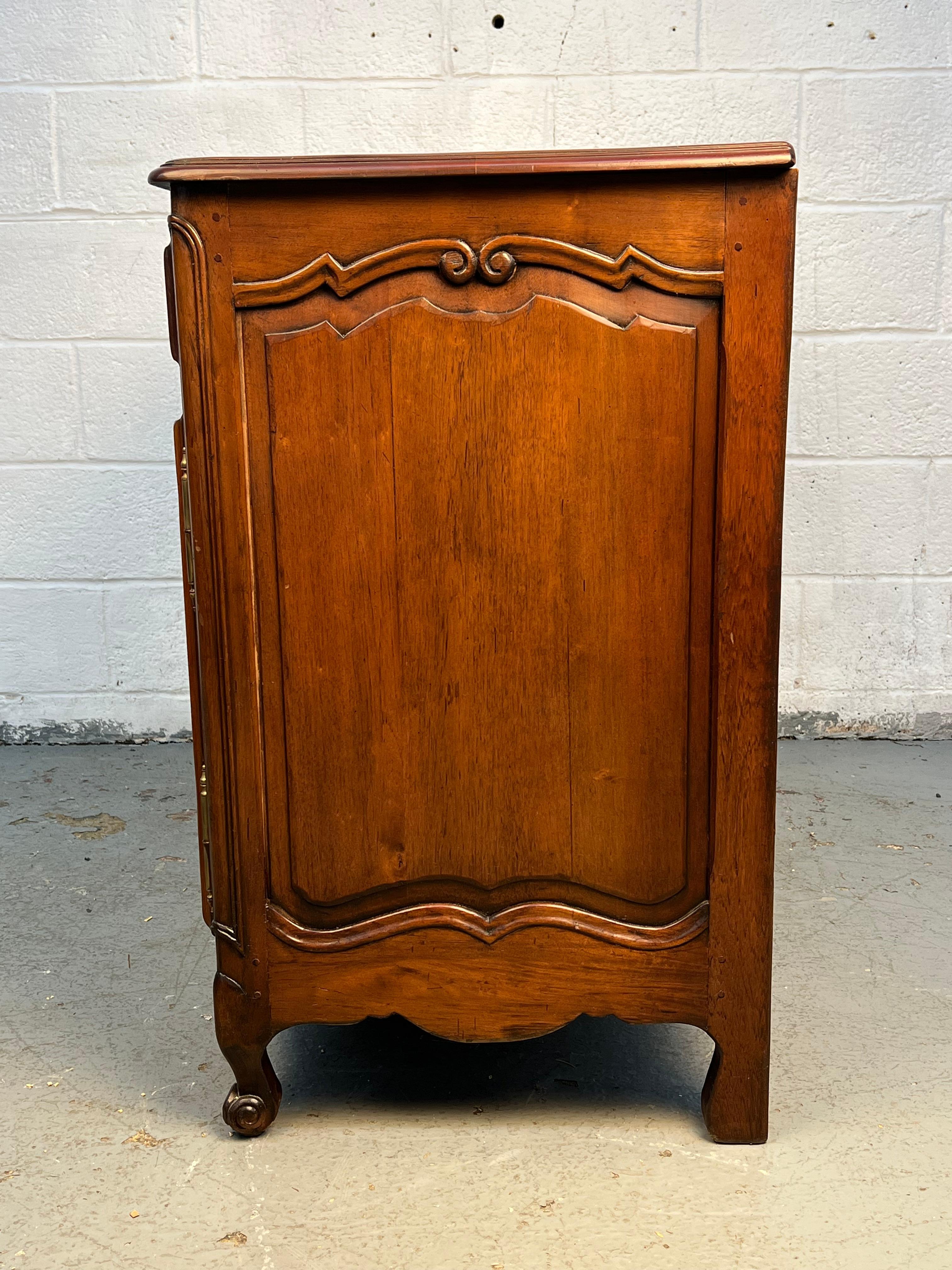 Buffet francés estilo Luis XV del siglo XIX en venta 6