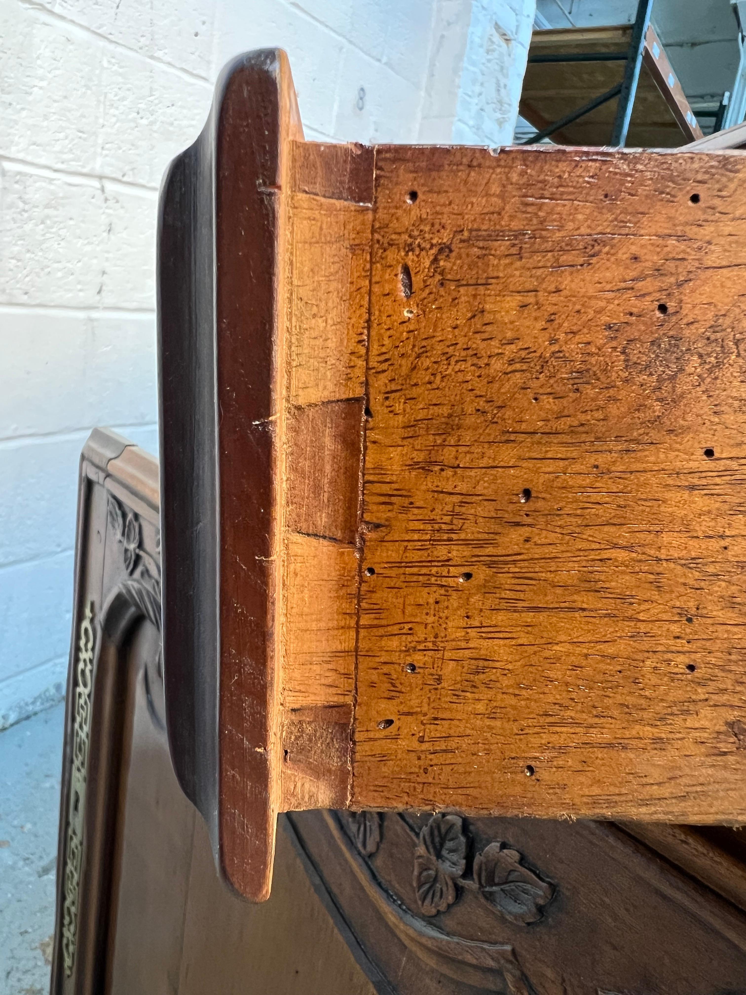 Buffet francés estilo Luis XV del siglo XIX en venta 7