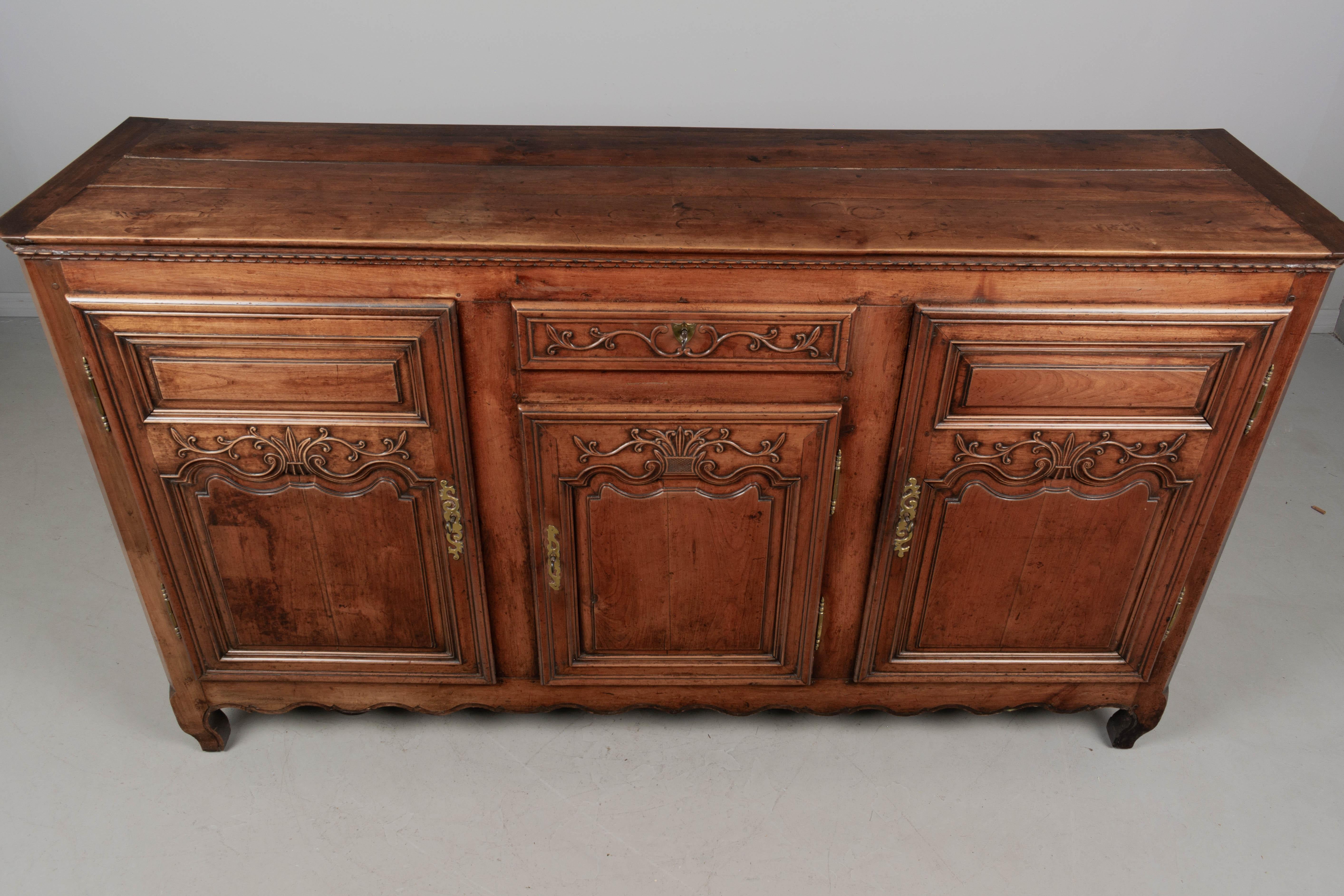 Enfilade o credenza francese del XIX secolo in stile Luigi XV in vendita 5