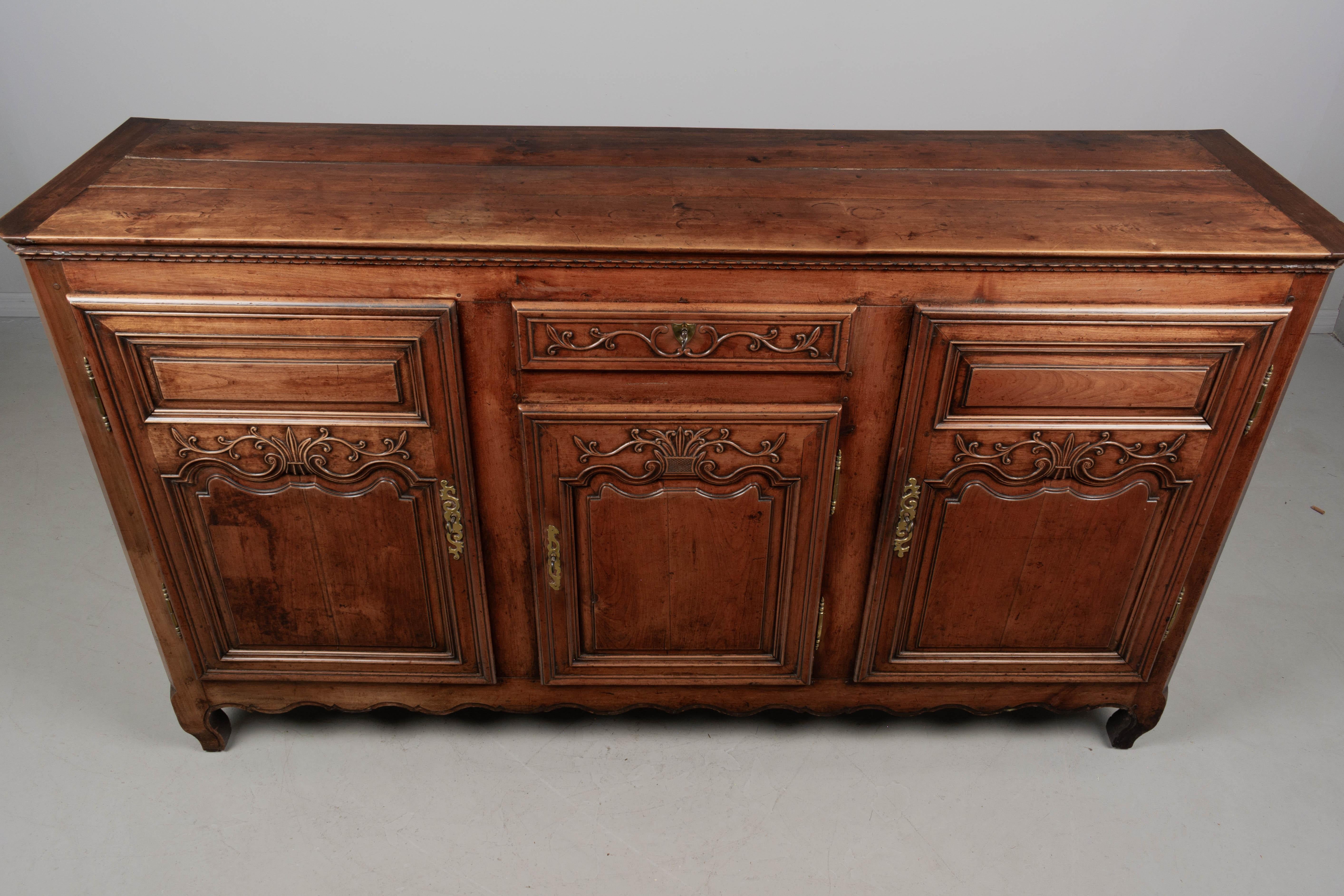 Enfilade o credenza francese del XIX secolo in stile Luigi XV in vendita 6