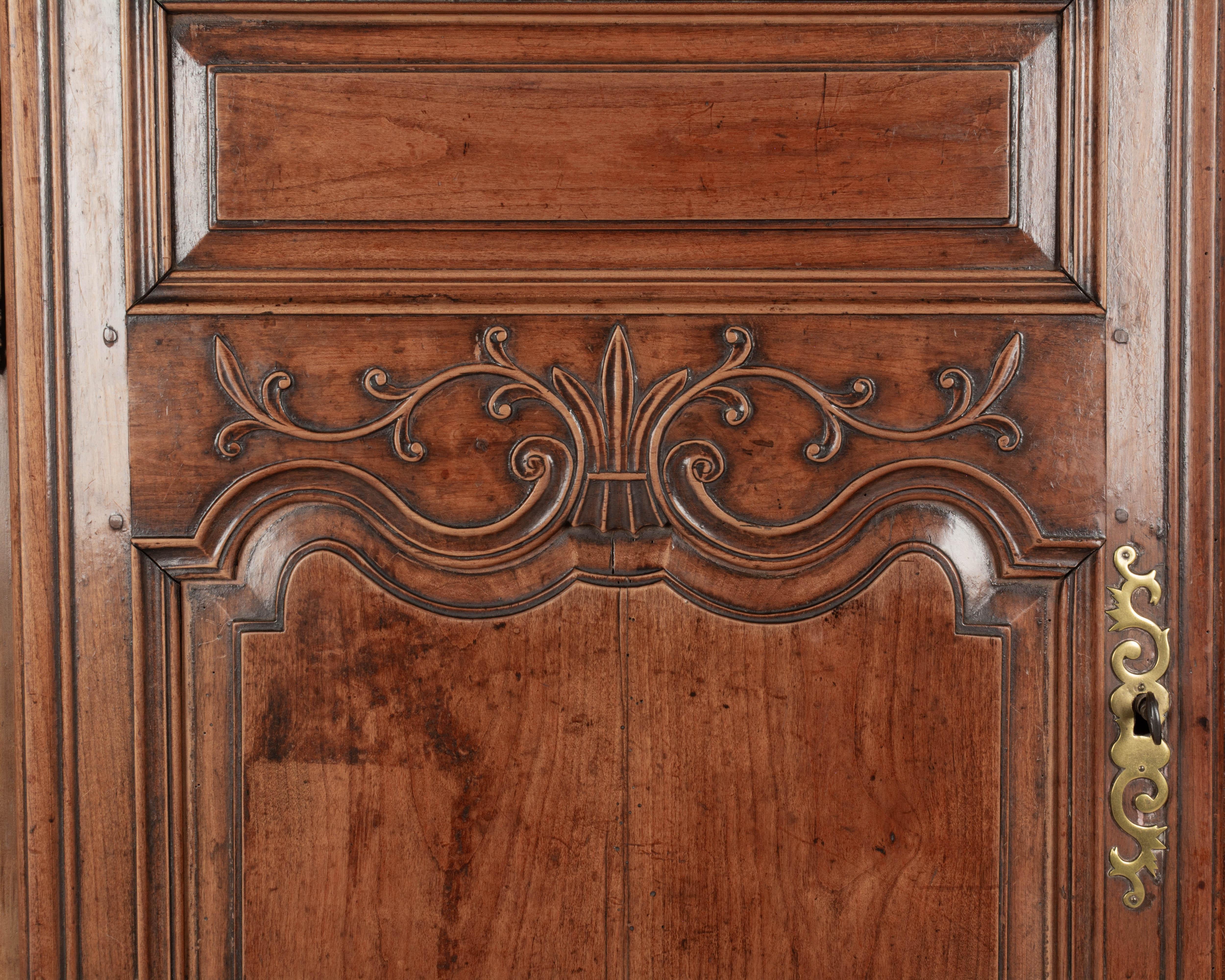 Enfilade o credenza francese del XIX secolo in stile Luigi XV in vendita 10